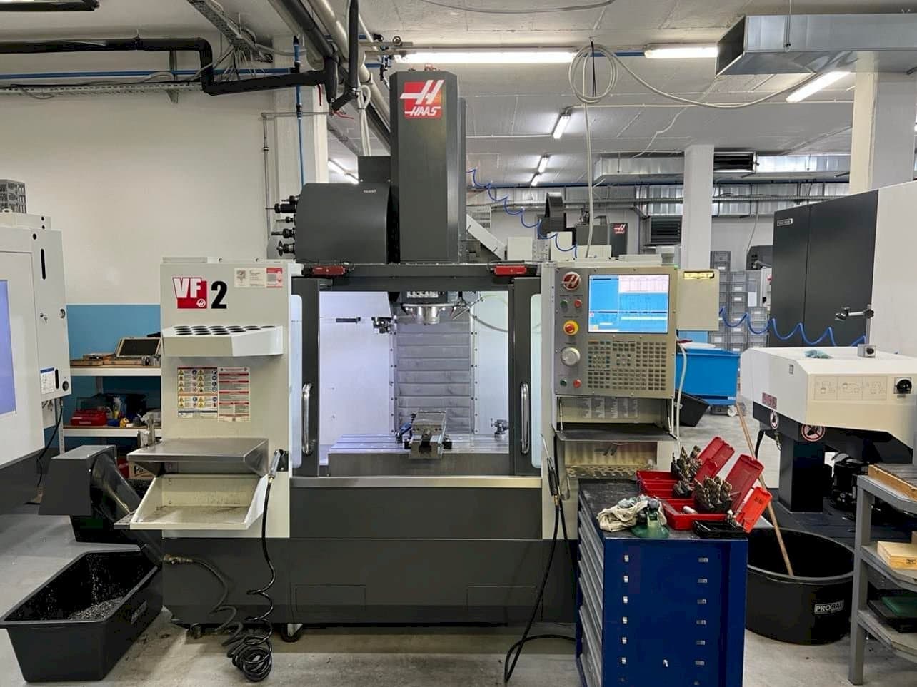 Koneen  HAAS VF-2 etunäkymä