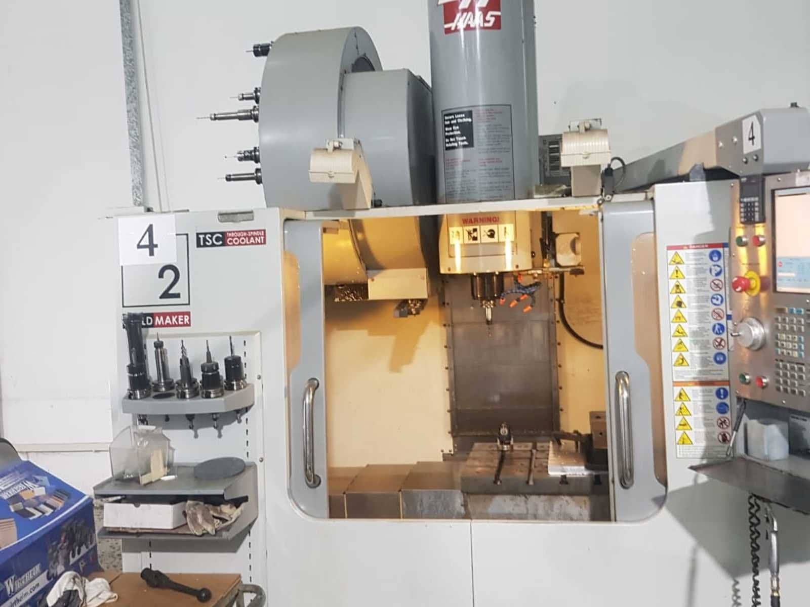 Koneen  HAAS VM-2 etunäkymä