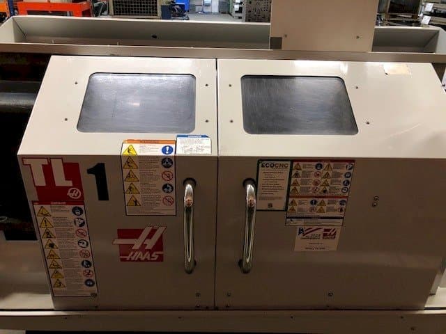 Koneen  HAAS TL-1 etunäkymä