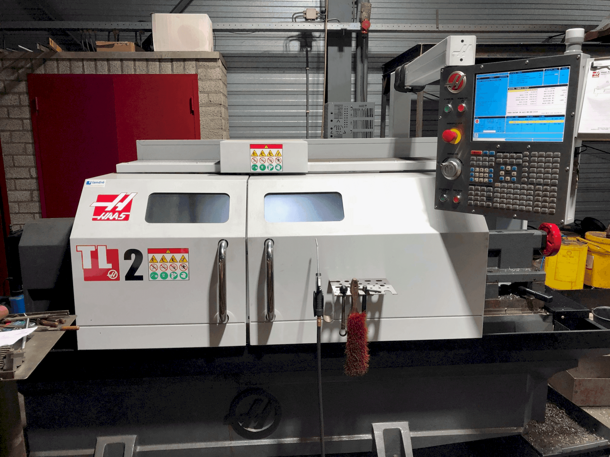 Koneen  HAAS TL-2 etunäkymä