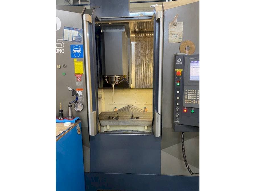 Koneen  Makino F5 etunäkymä