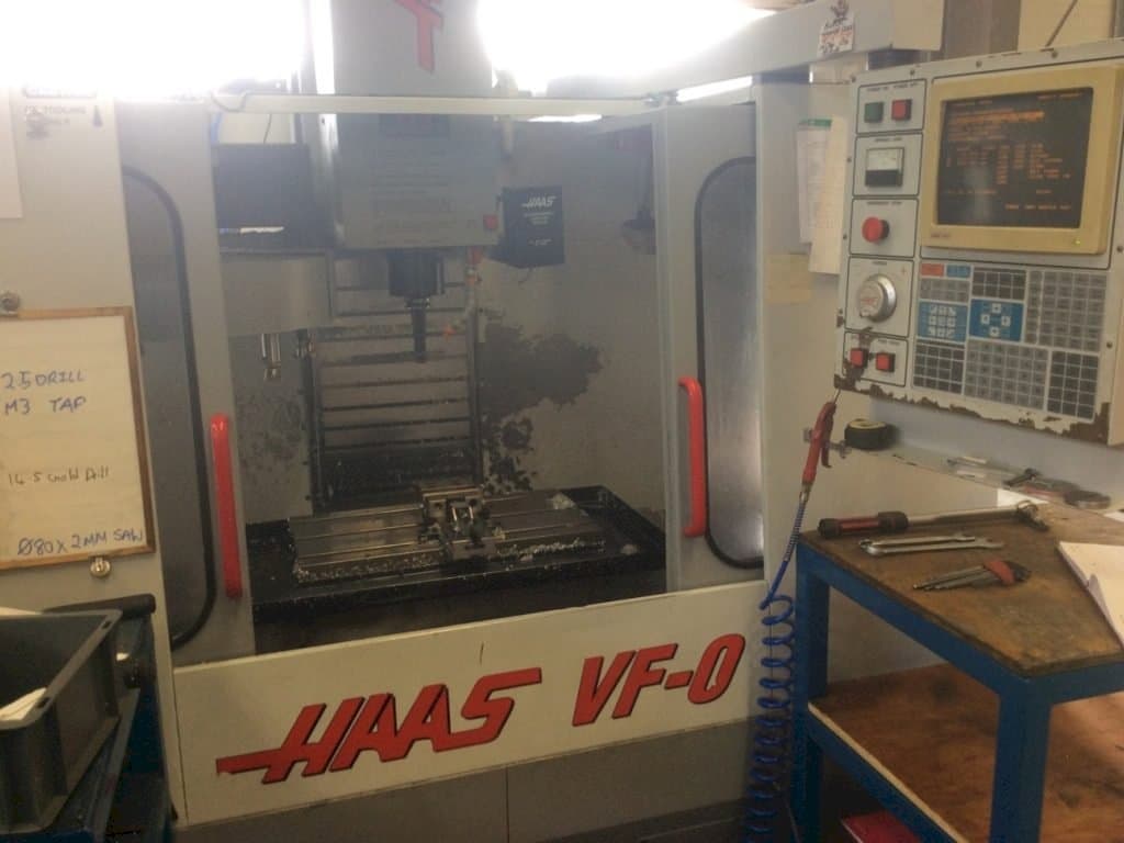 Koneen  HAAS VF-0 etunäkymä