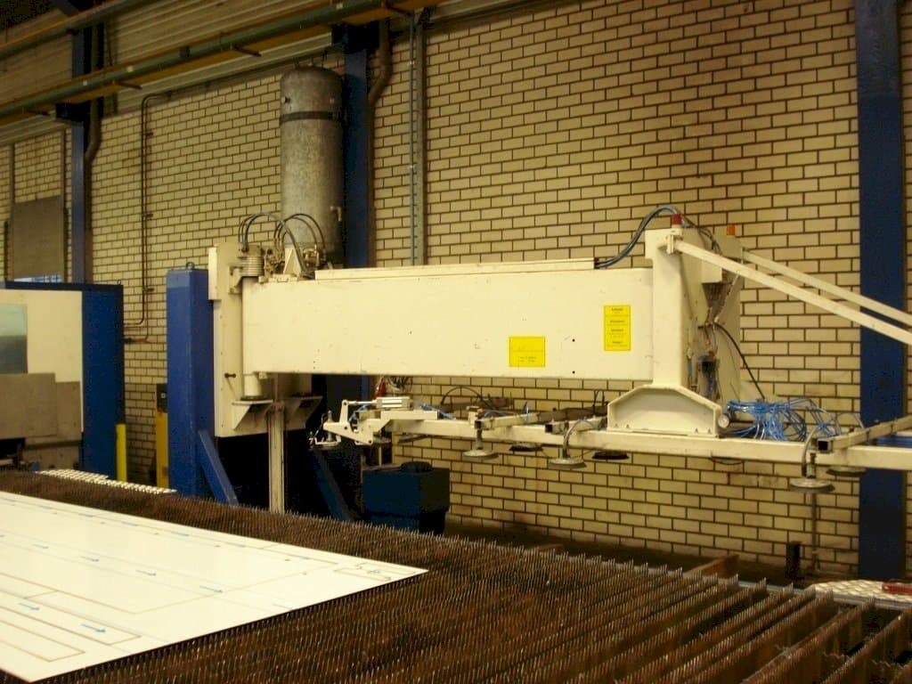 Koneen TRUMPF Loadmaster etunäkymä