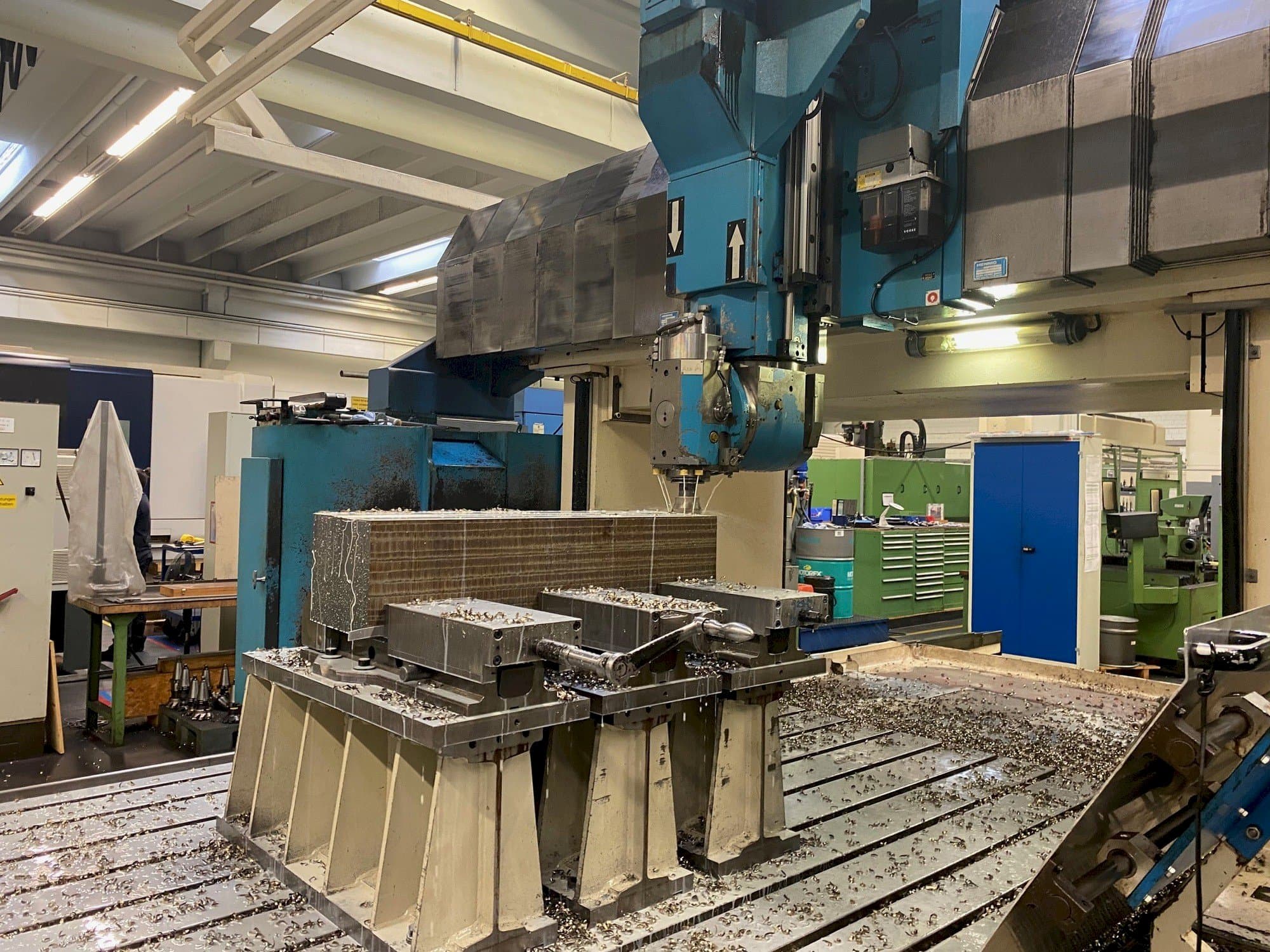 Koneen Forest Line Seramill 240 etunäkymä