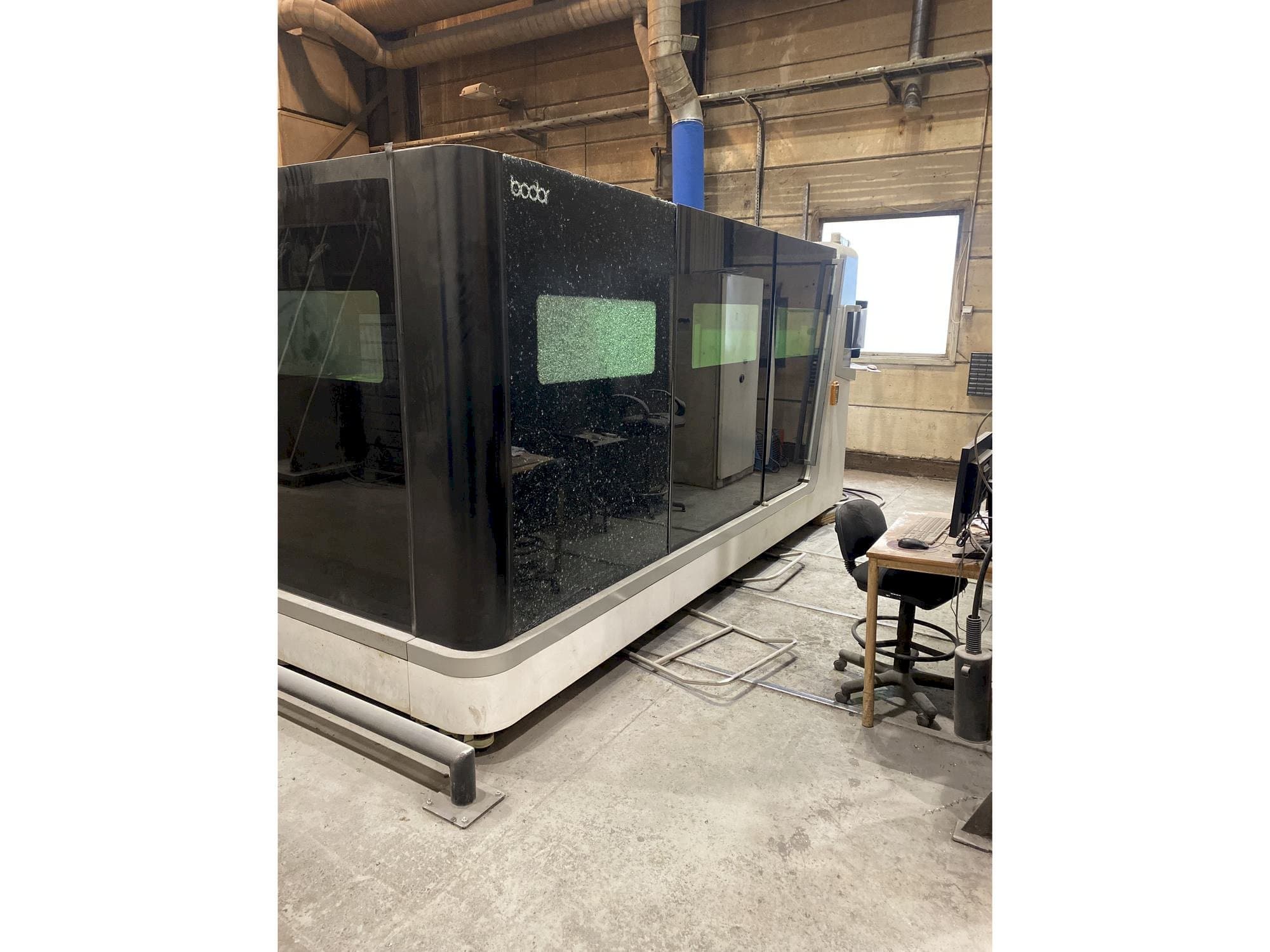 Koneen  Bodor S2040 etunäkymä