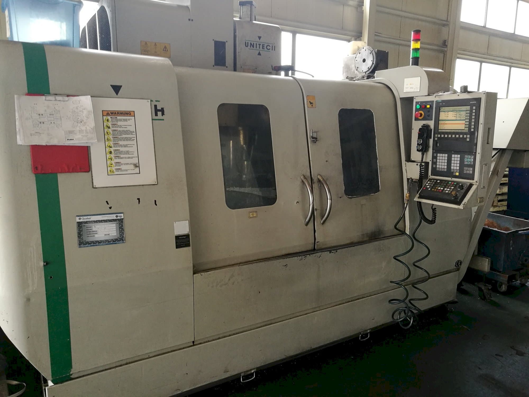 Koneen UNITECH VMC-1250P3 etunäkymä