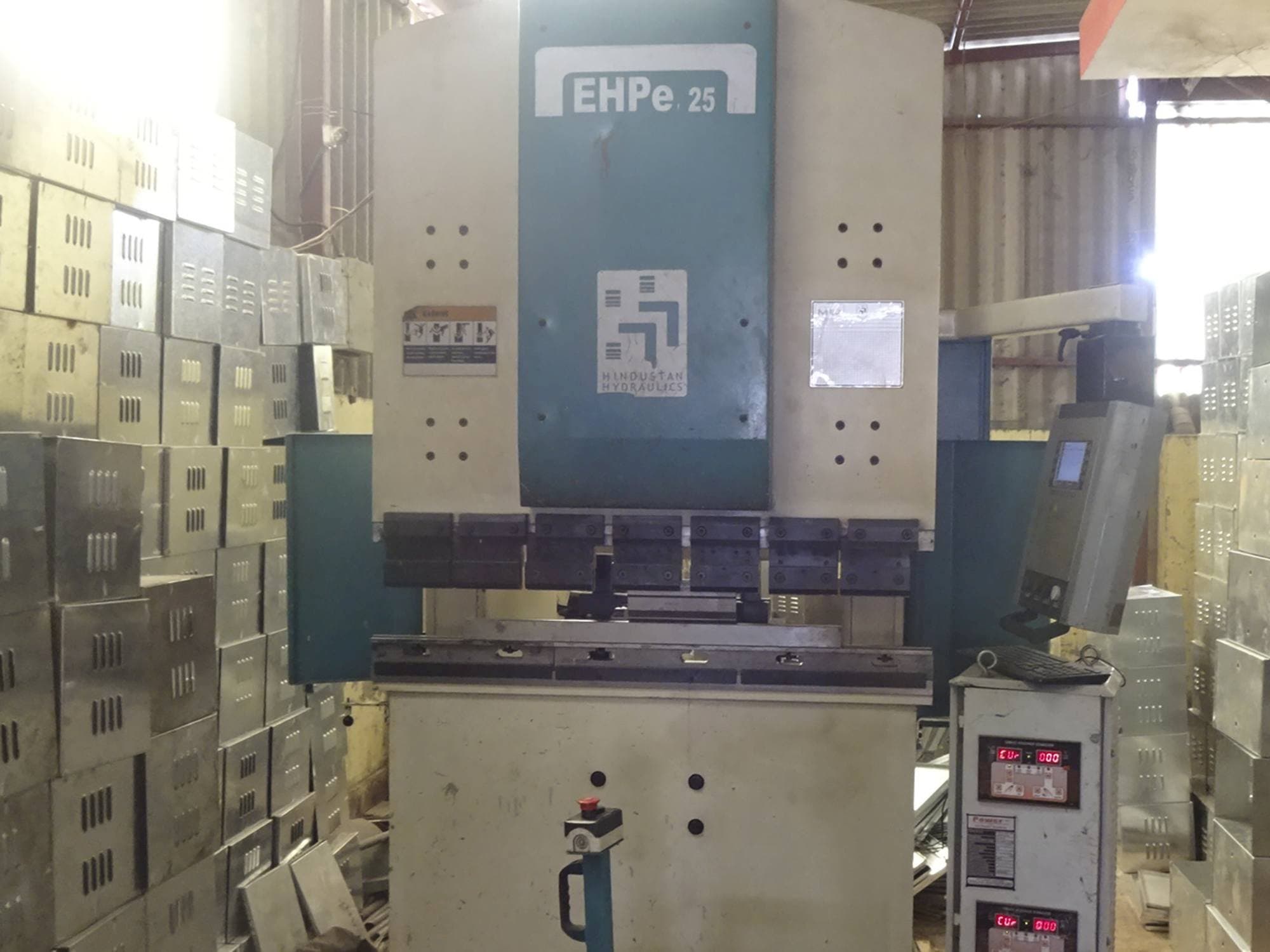 Koneen Hindustan Hydraulics etunäkymä EHPe 25