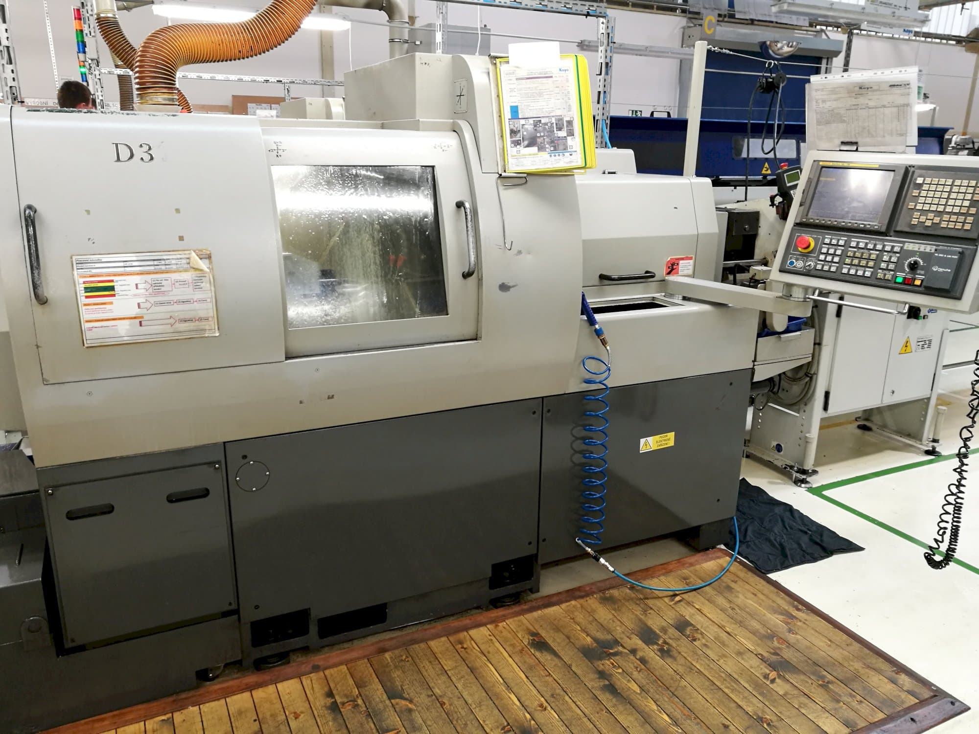 Koneen Hanwha etunäkymä XD 38 N