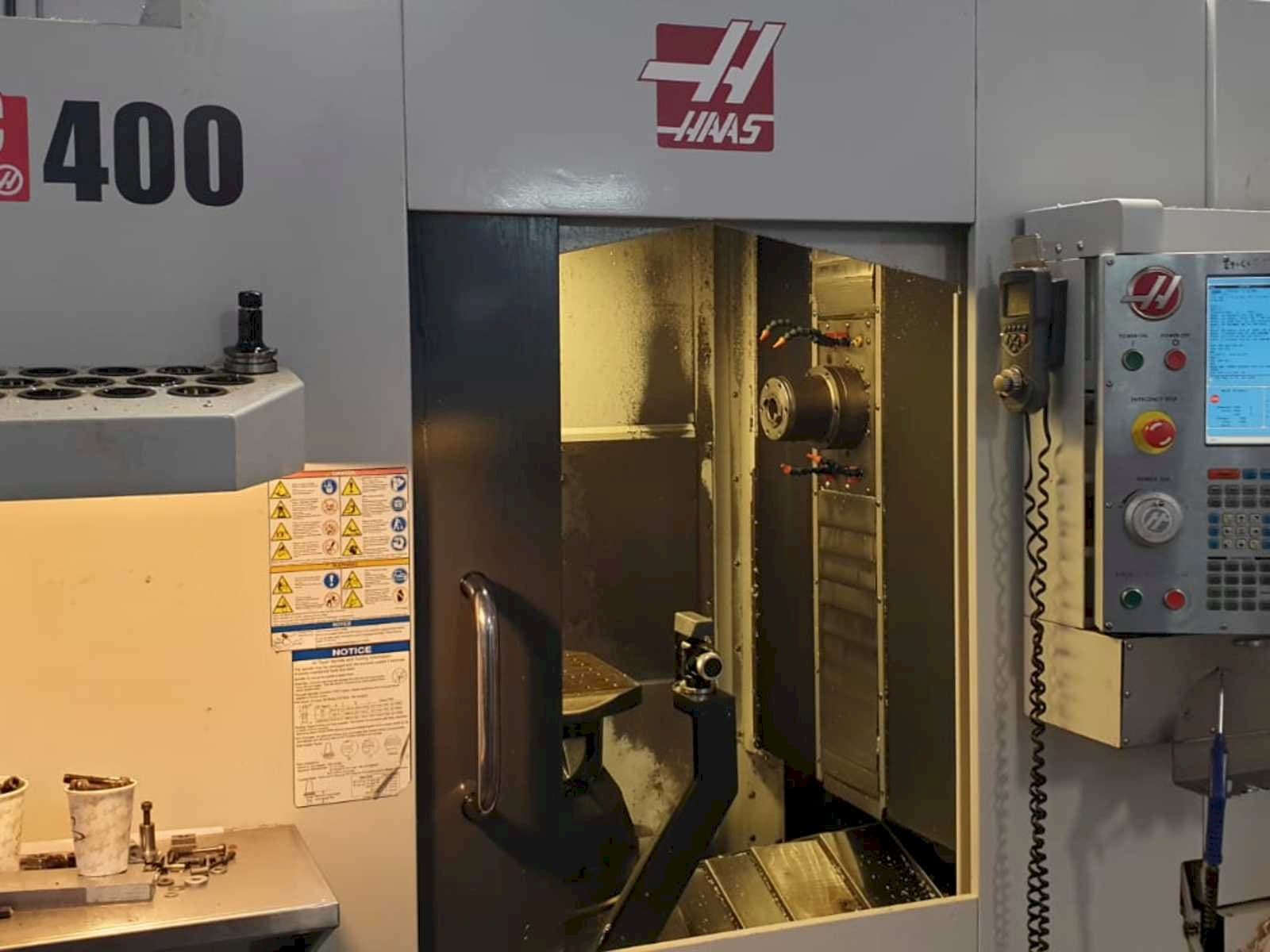 Koneen HAAS EC400 etunäkymä