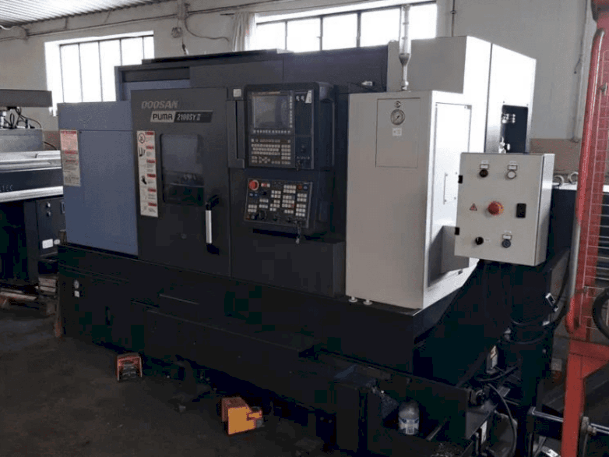 Koneen  DOOSAN PUMA 2100 SY II etunäkymä