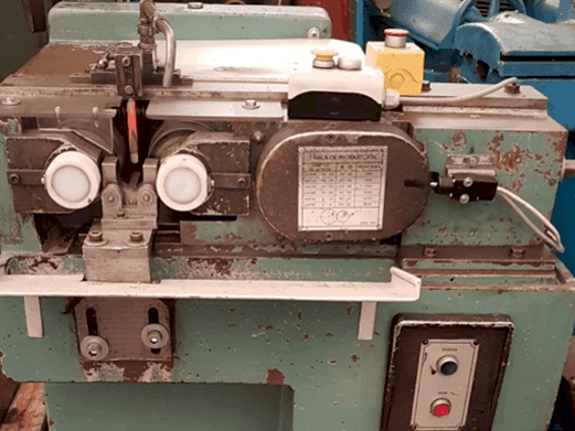 Koneen Izpe RSC 100 etunäkymä