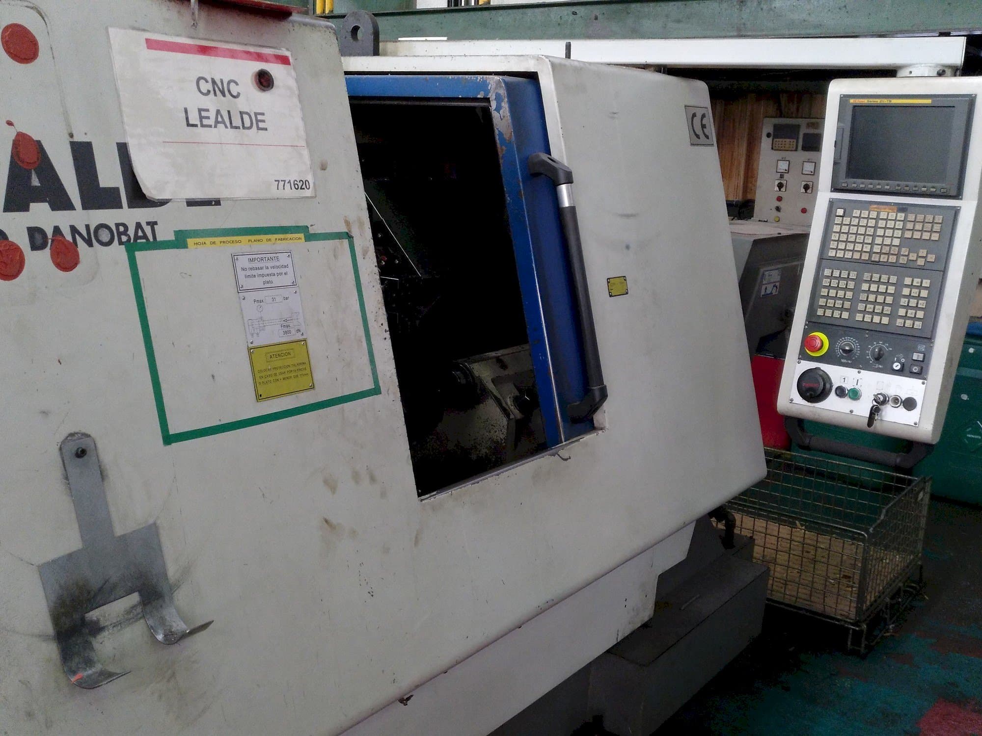 Koneen Lealde TNC 10 etunäkymä