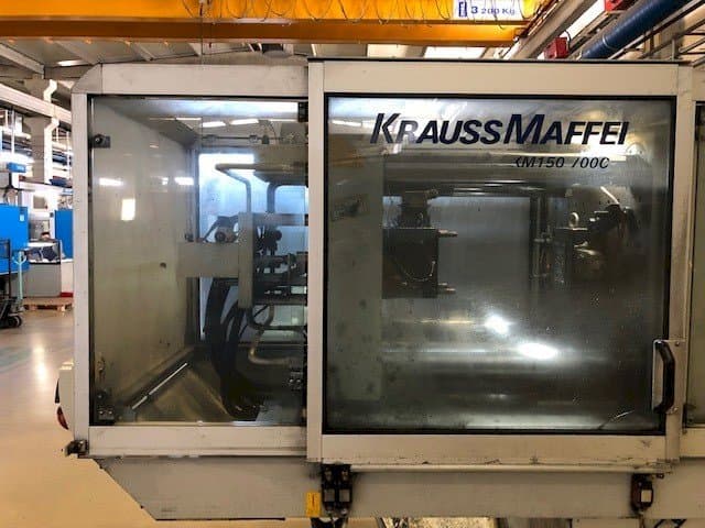 Koneen Krauss Maffei 150-700 C2 etunäkymä