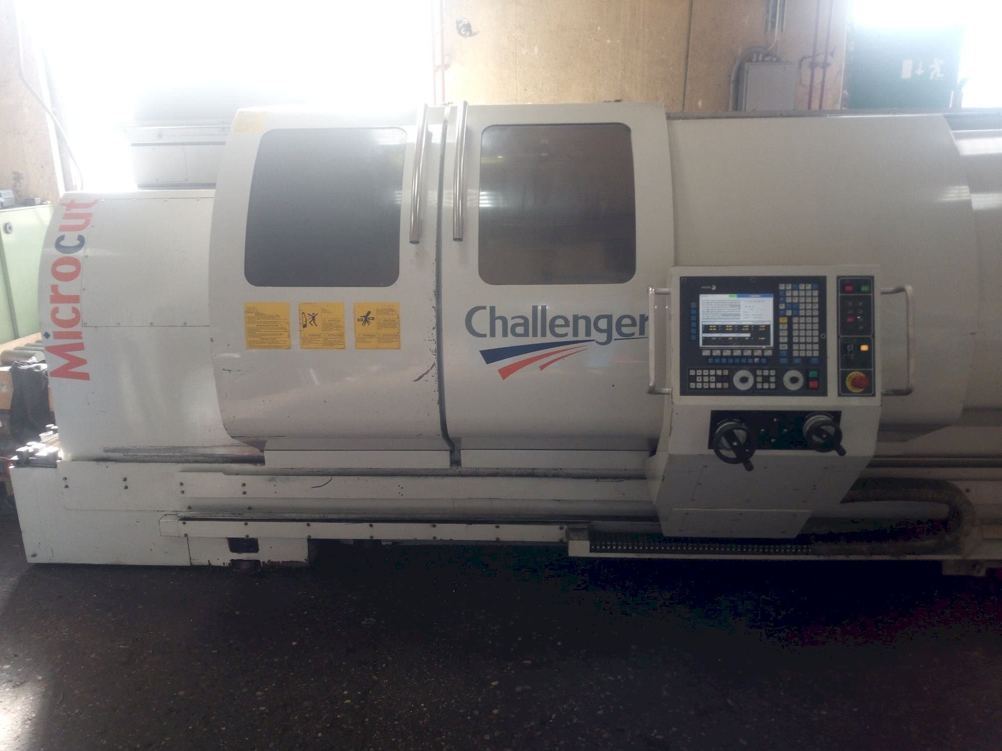 Koneen MICROCUT BNC 2280 etunäkymä