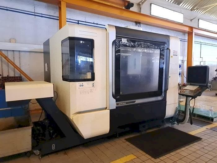 Koneen DMG MORI DMC 1150V etunäkymä