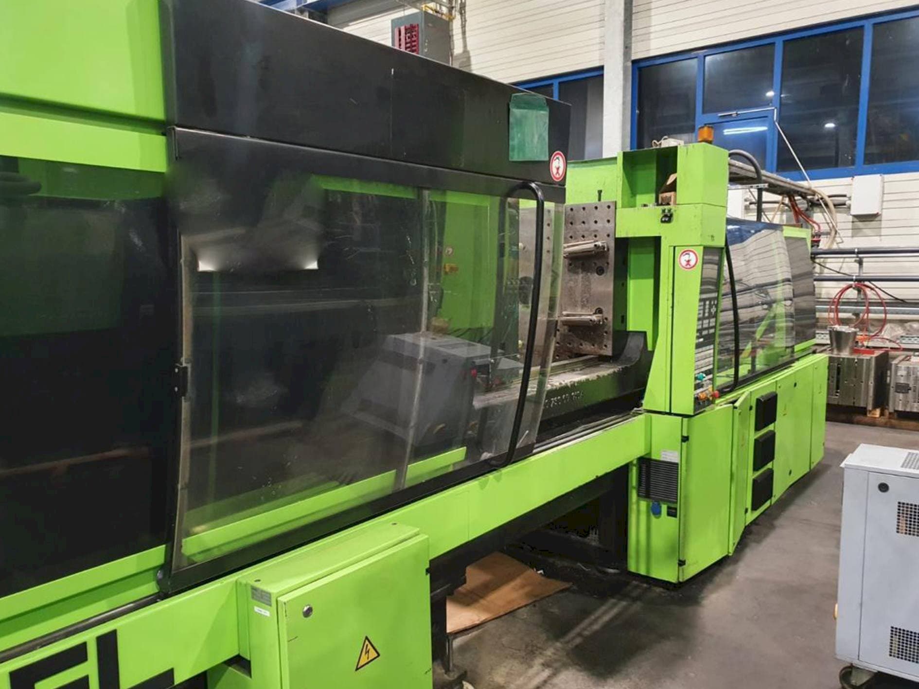 Koneen ENGEL Es 1350/250 Hl etunäkymä