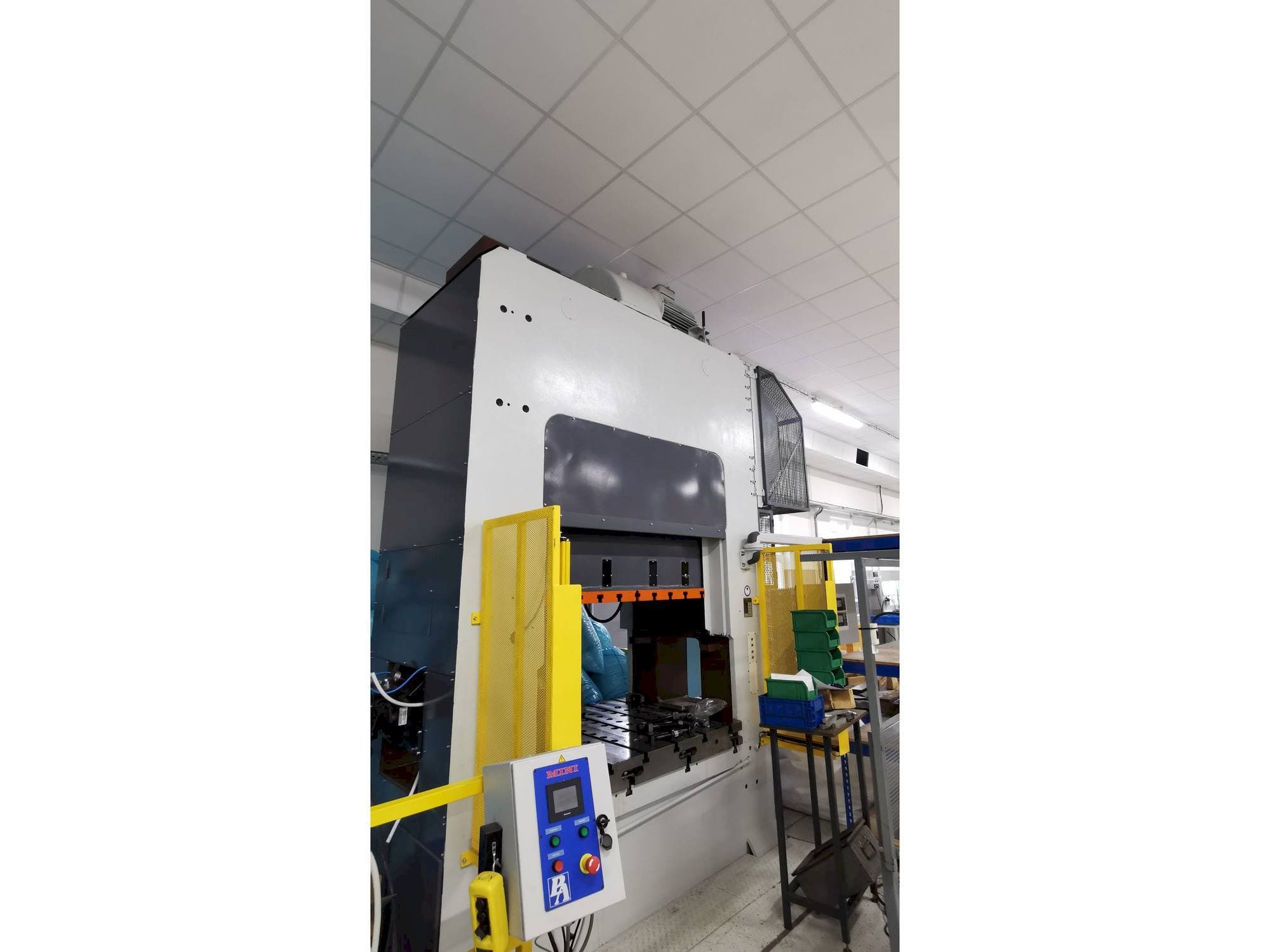 Koneen  SMERAL LKT 250D etunäkymä