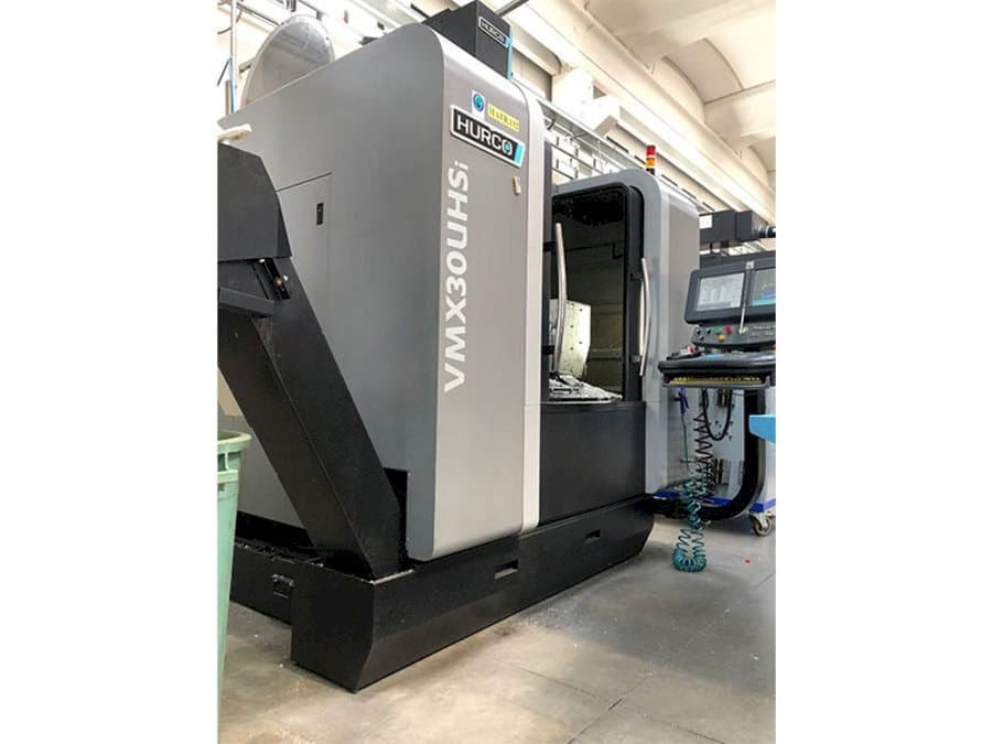 Koneen Hurco VMX30 UHSi etunäkymä