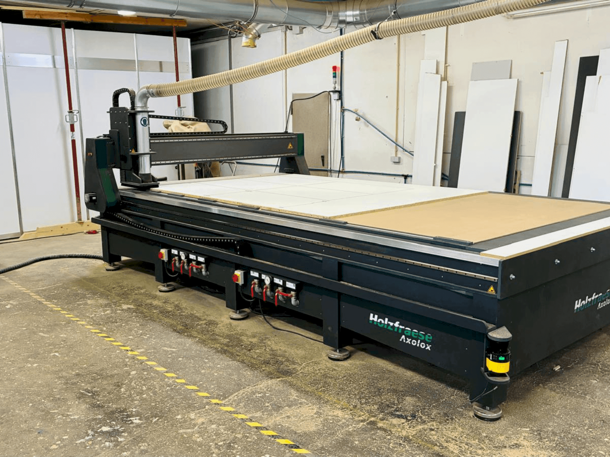 Koneen GEWEMA AXOLOX 4021 etunäkymä