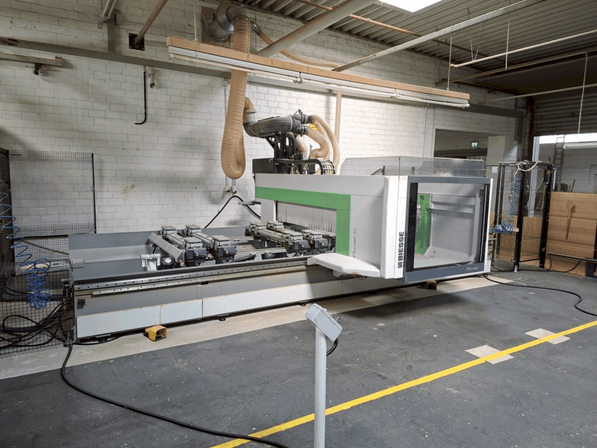 Koneen BIESSE Rover B 1650 etunäkymä