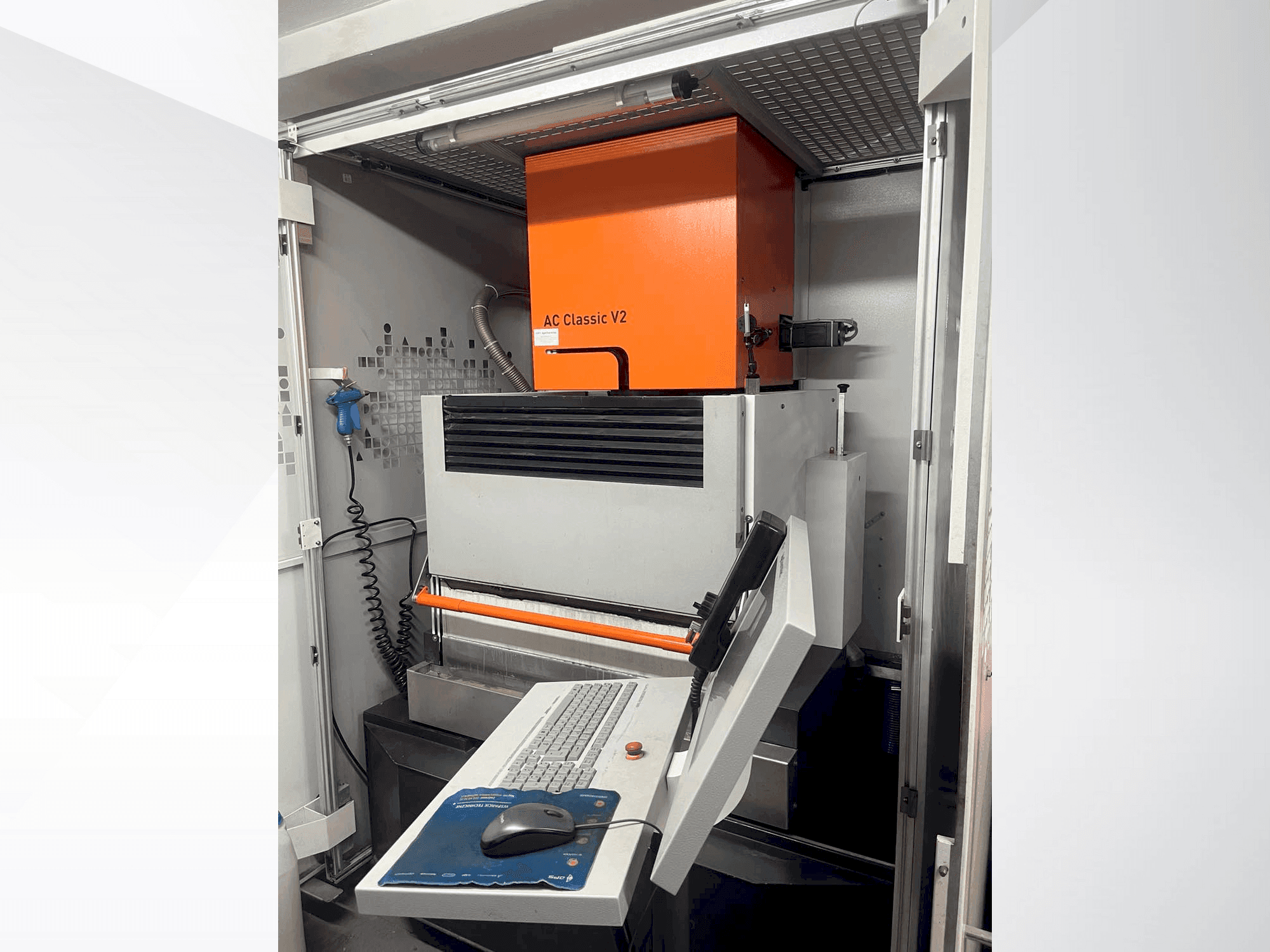 Koneen AgieCharmilles Classic V2 etunäkymä