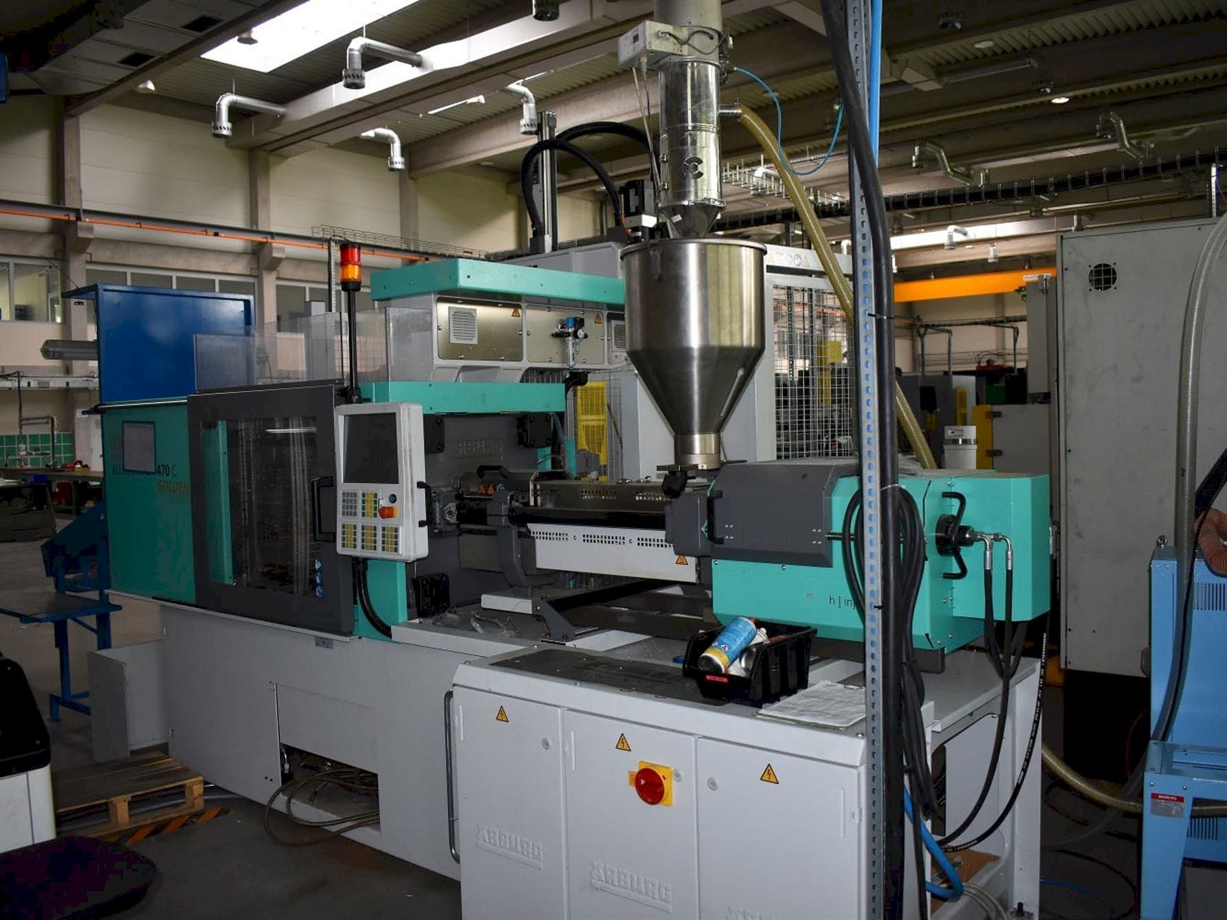 Koneen Arburg ALLROUNDER 470 C 1500 - 400 etunäkymä