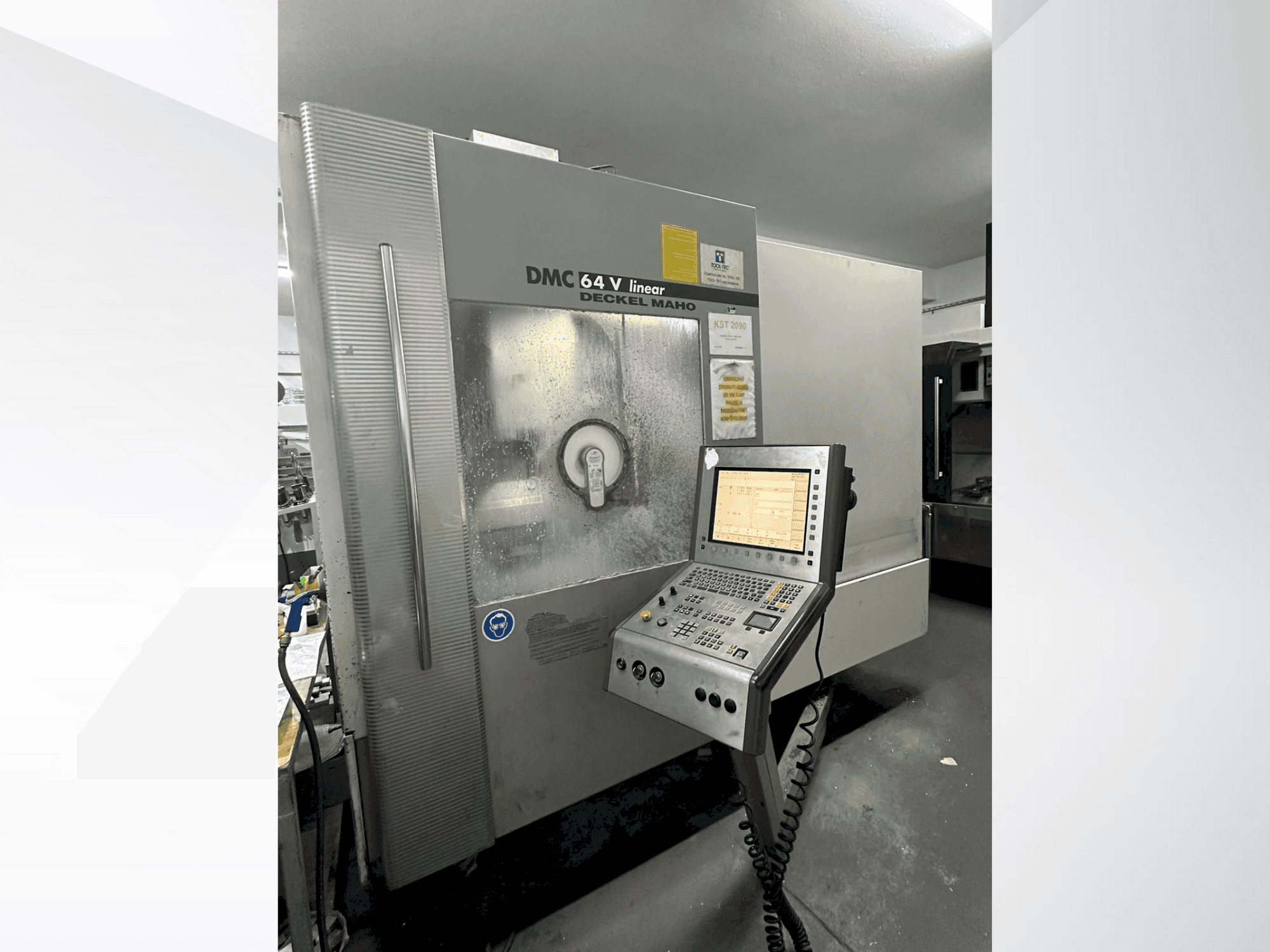 Koneen DECKEL MAHO 64 V Linear etunäkymä