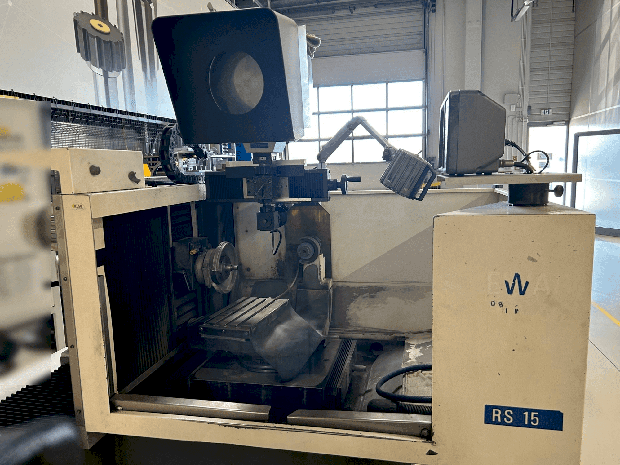 Koneen  EWAG RS 15 etunäkymä