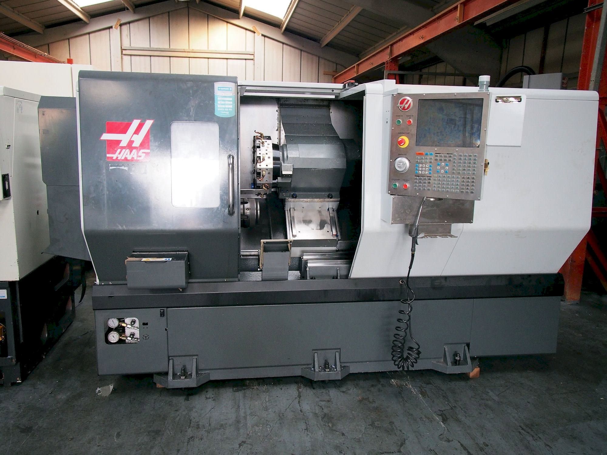 Koneen HAAS ST-30 etunäkymä