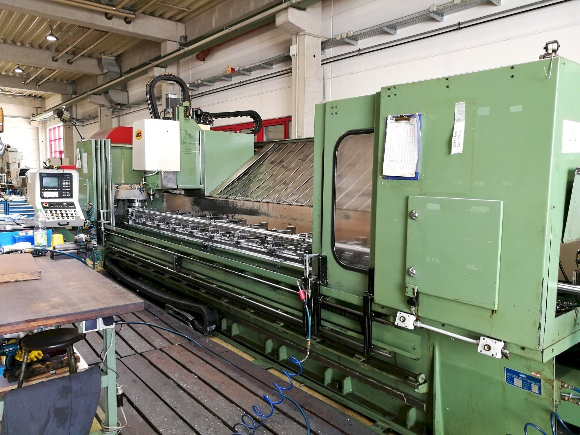 Koneen  AXA VSC 3 etunäkymä