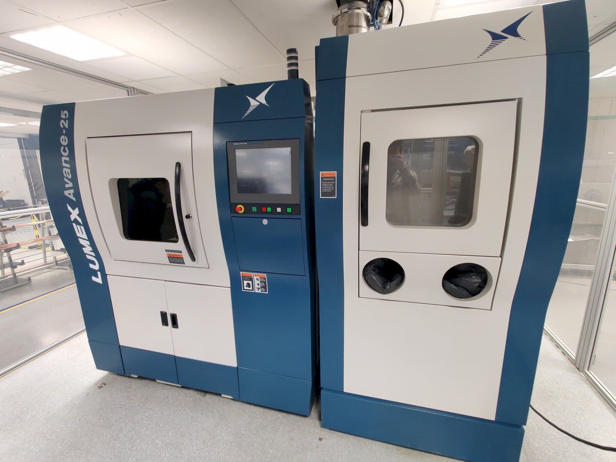 Koneen  Matsuura Lumex Avance-25 etunäkymä