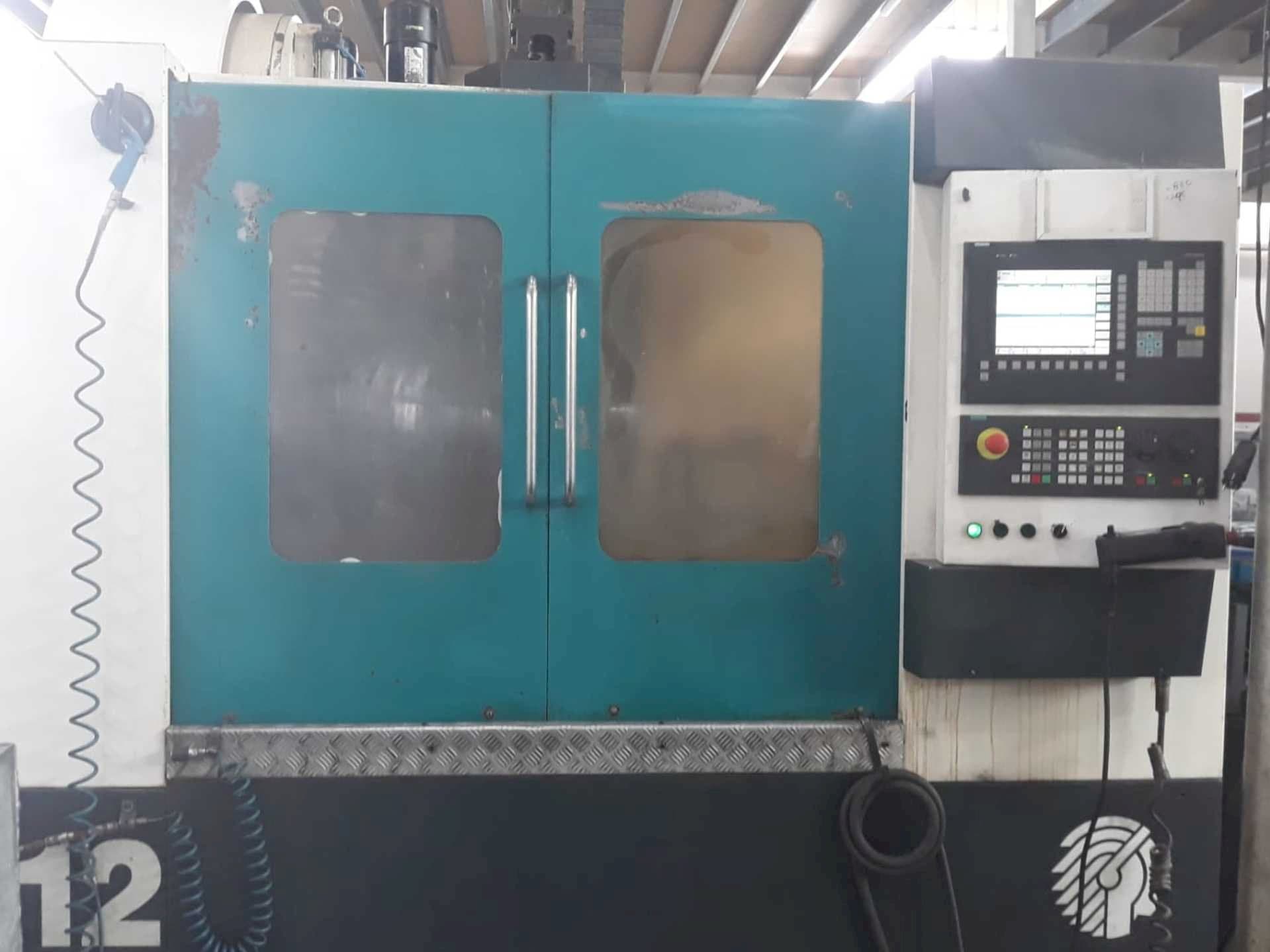 Koneen Huron VX12 etunäkymä