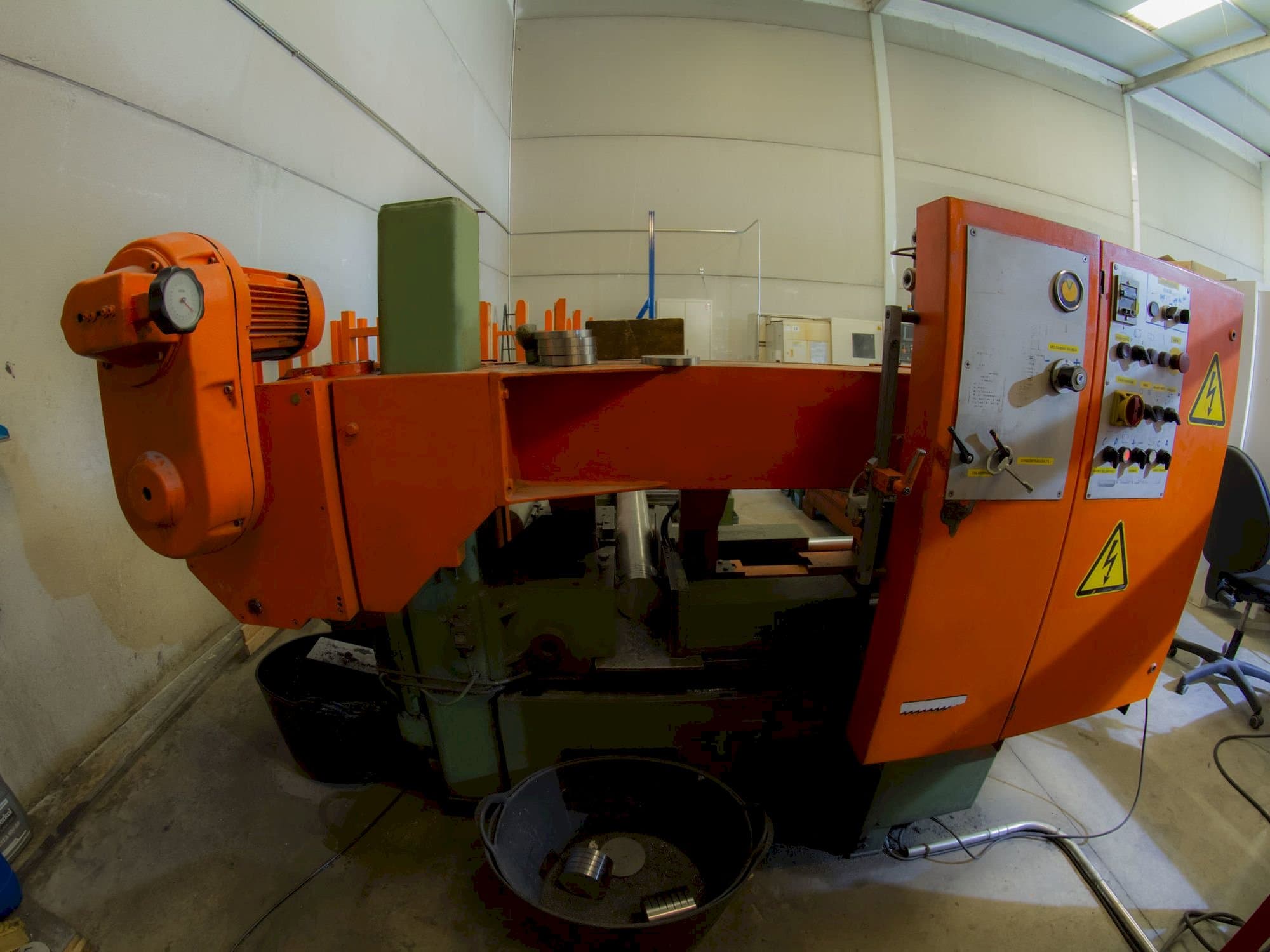 Koneen  KASTO HBA 340 AU etunäkymä