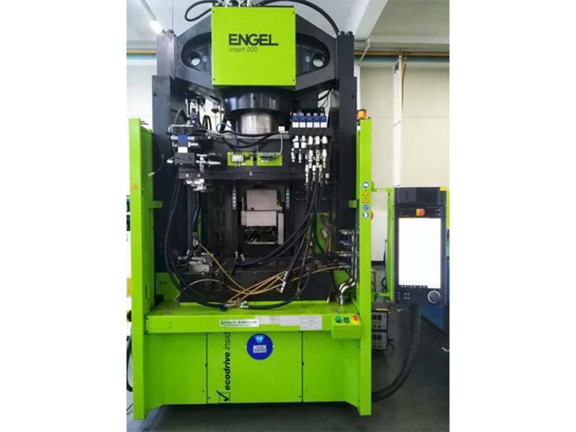 Koneen ENGEL insert 1350H / 200 with MuCell etunäkymä