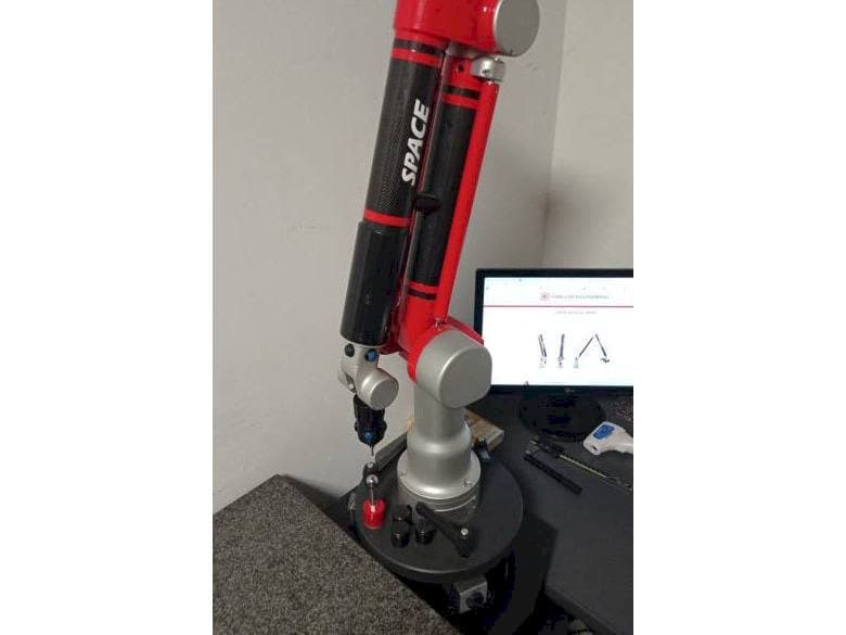 Koneen  Tomelleri Engineering Space - 6 Axes etunäkymä