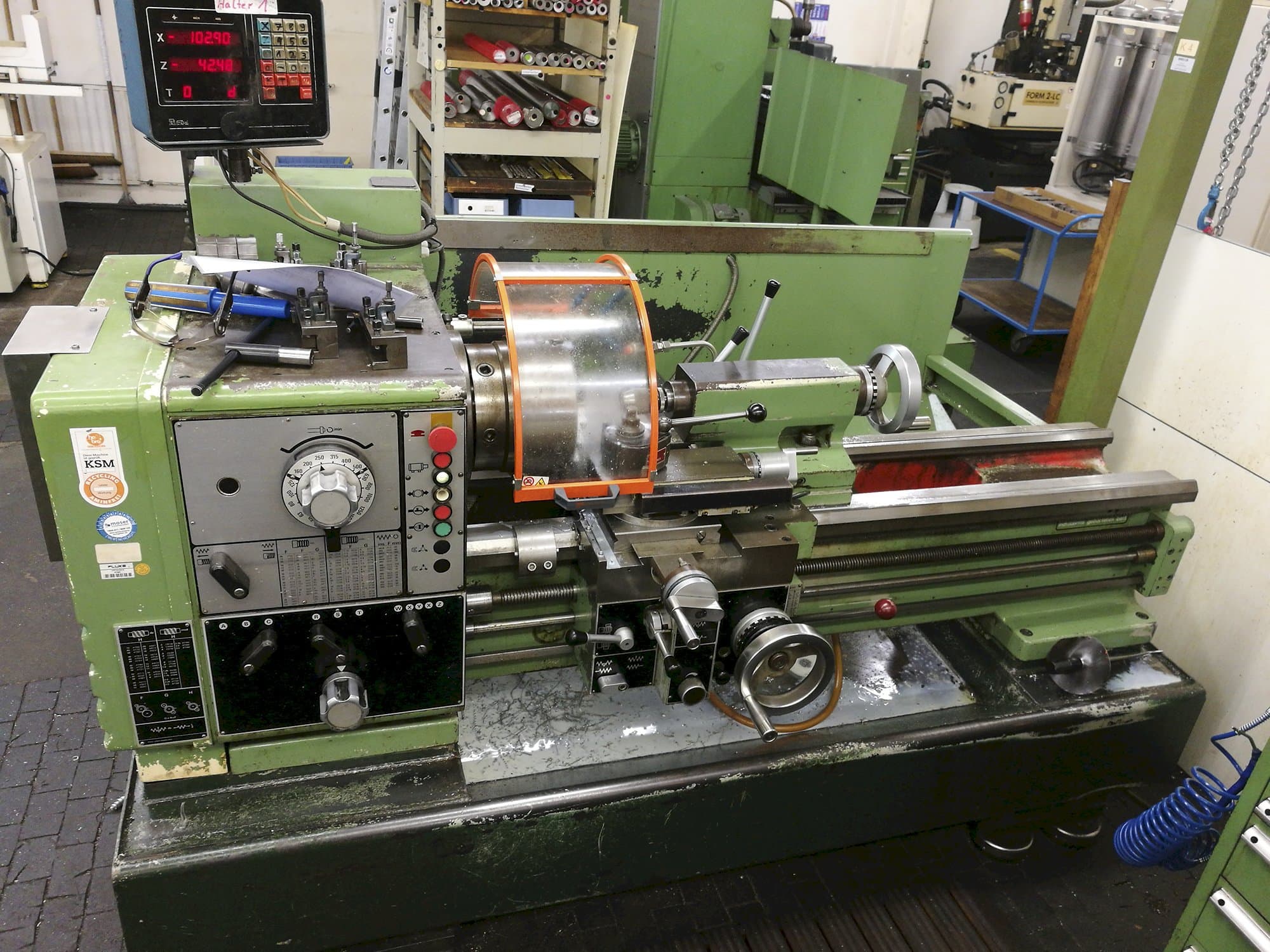 Koneen Harrison etunäkymä M400