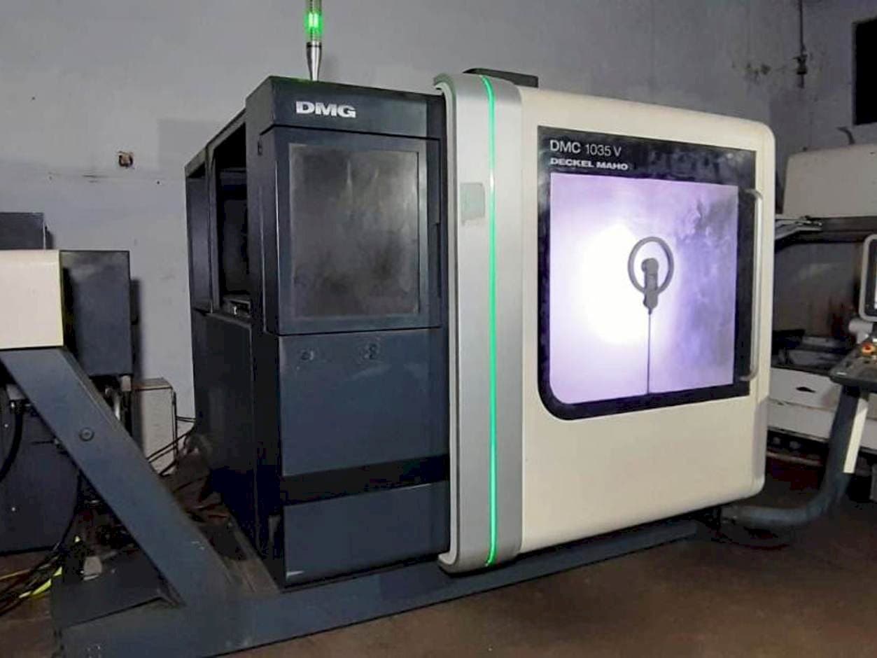 Koneen DMG DMC 1035 V etunäkymä