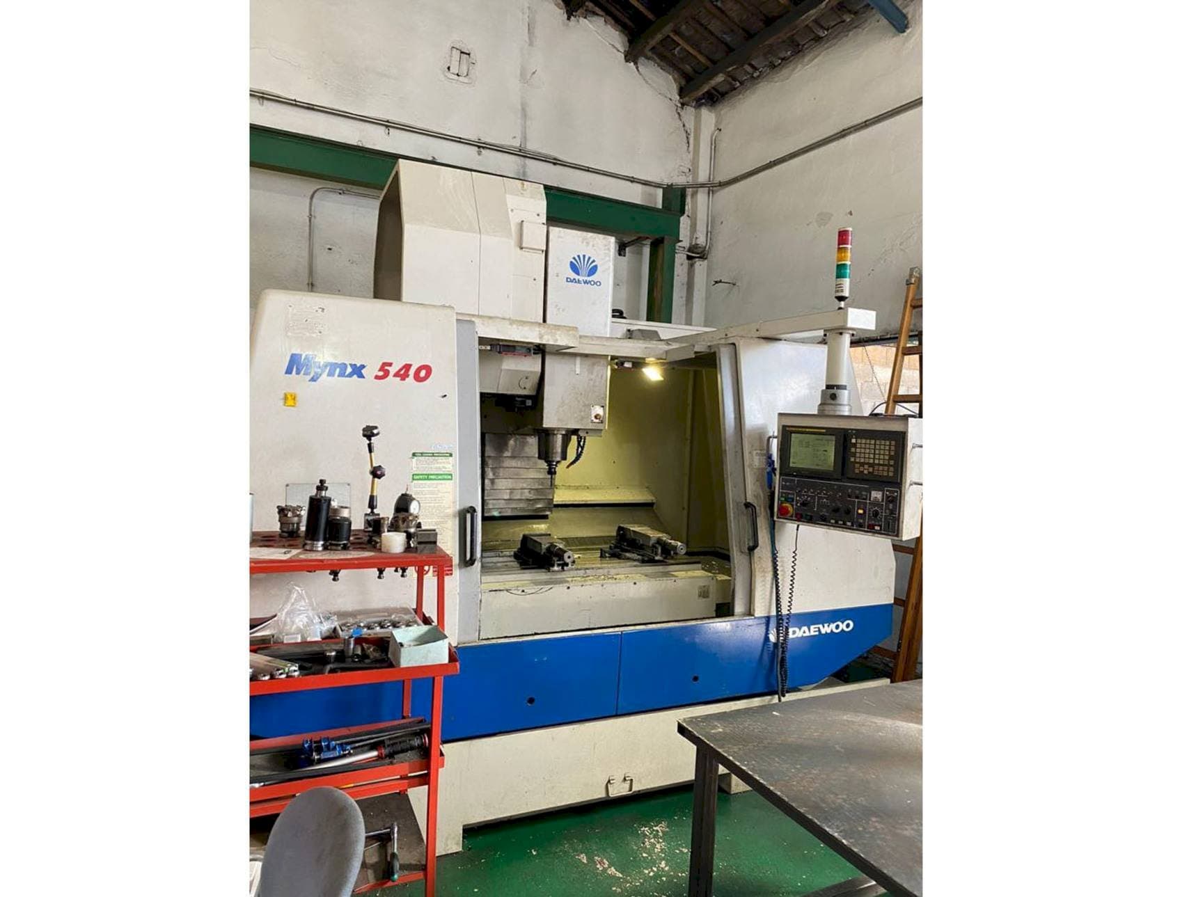 Koneen DAEWOO Mynx 540 etunäkymä