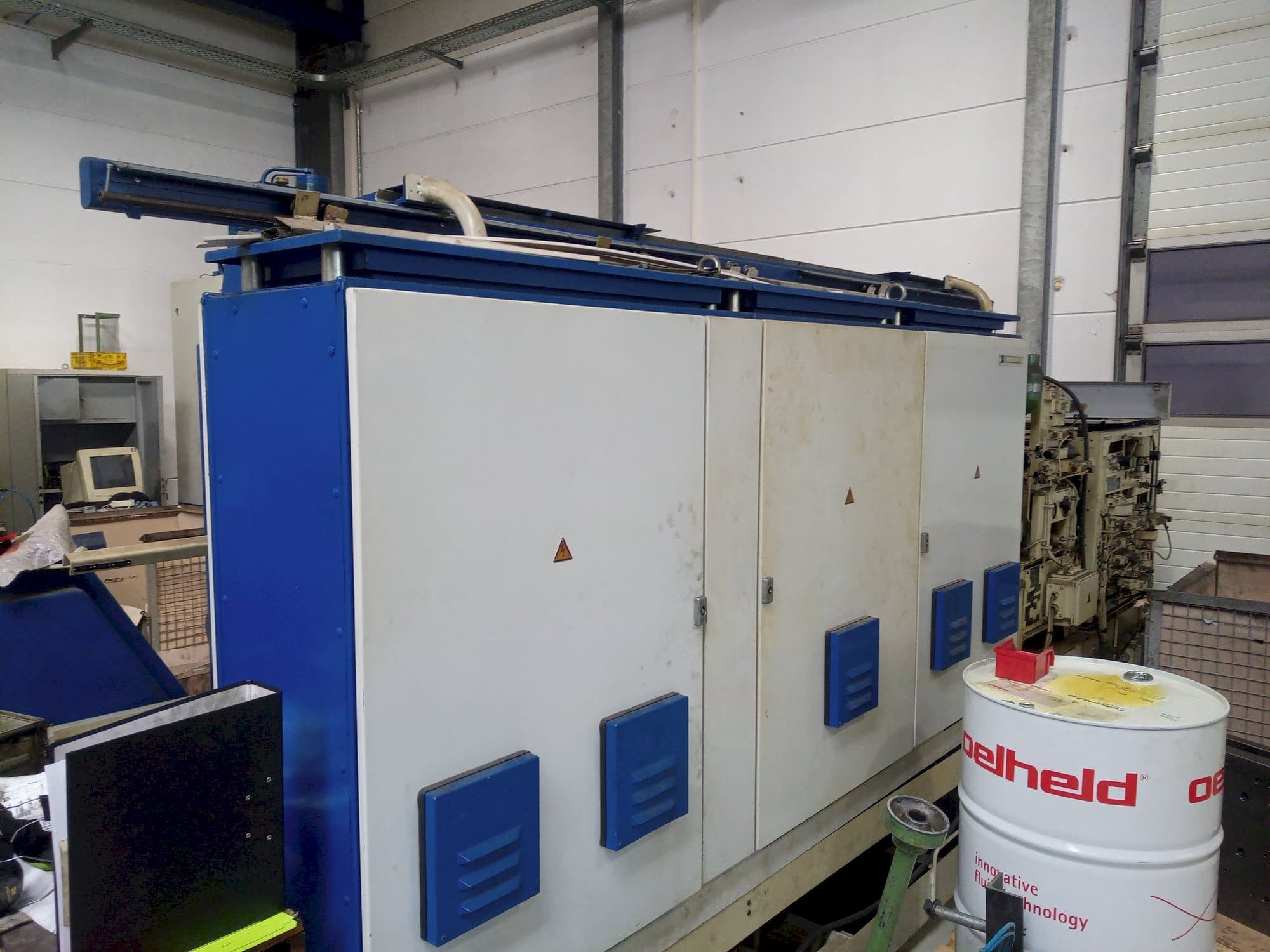 Koneen  NILES DFS2-2 etunäkymä