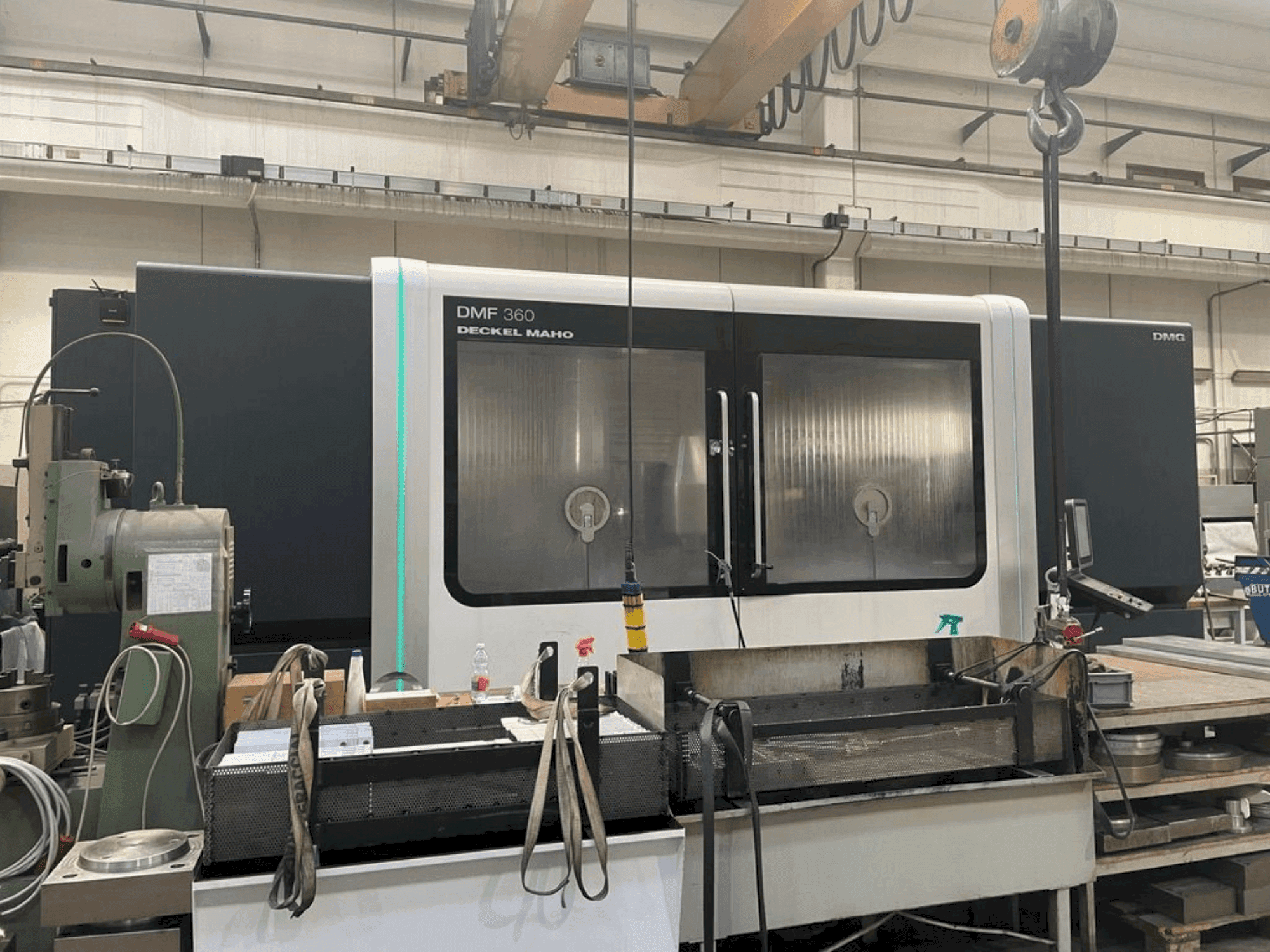 Koneen  DMG DMF 360 etunäkymä
