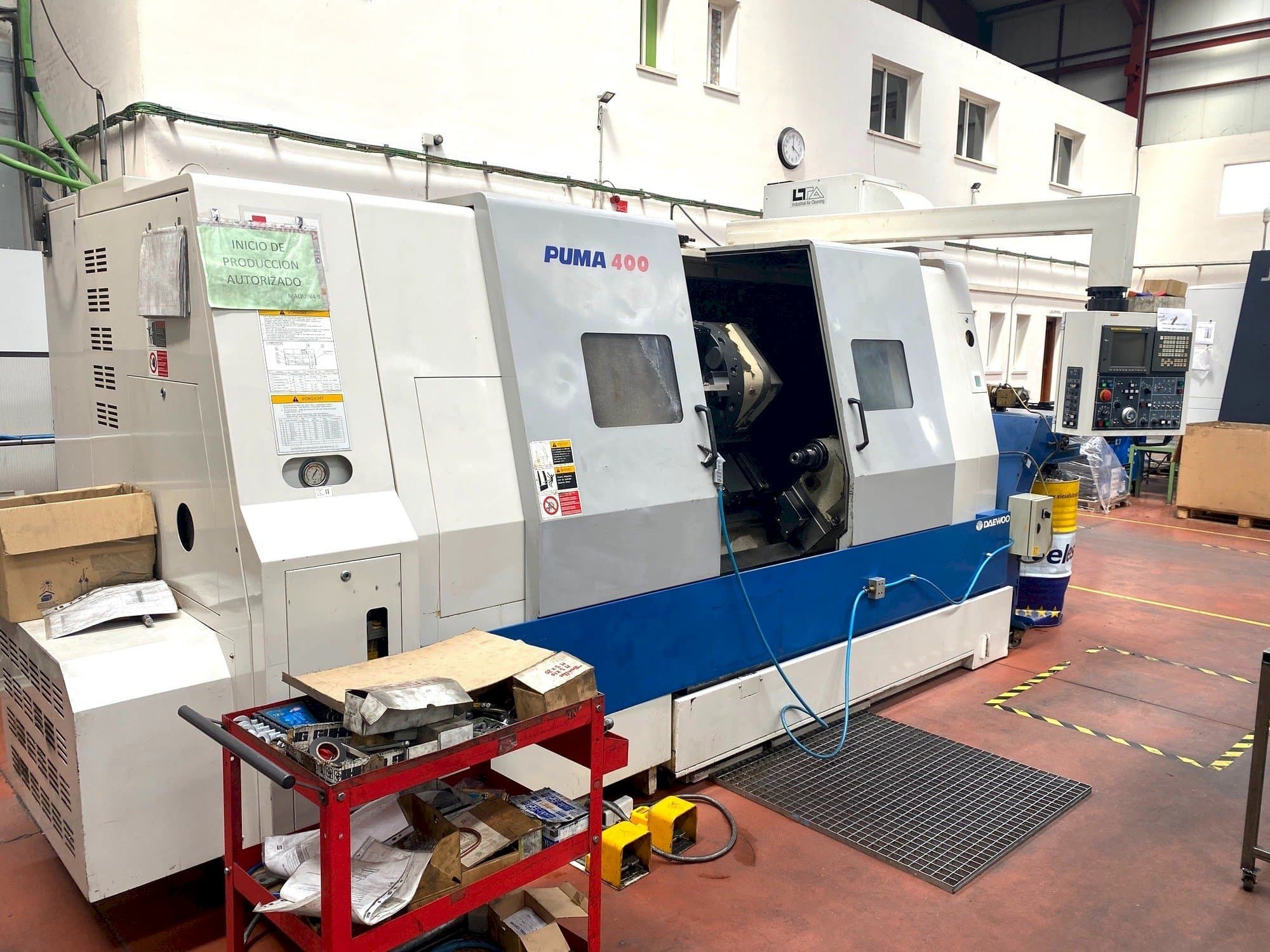 Koneen  DAEWOO PUMA 400 etunäkymä