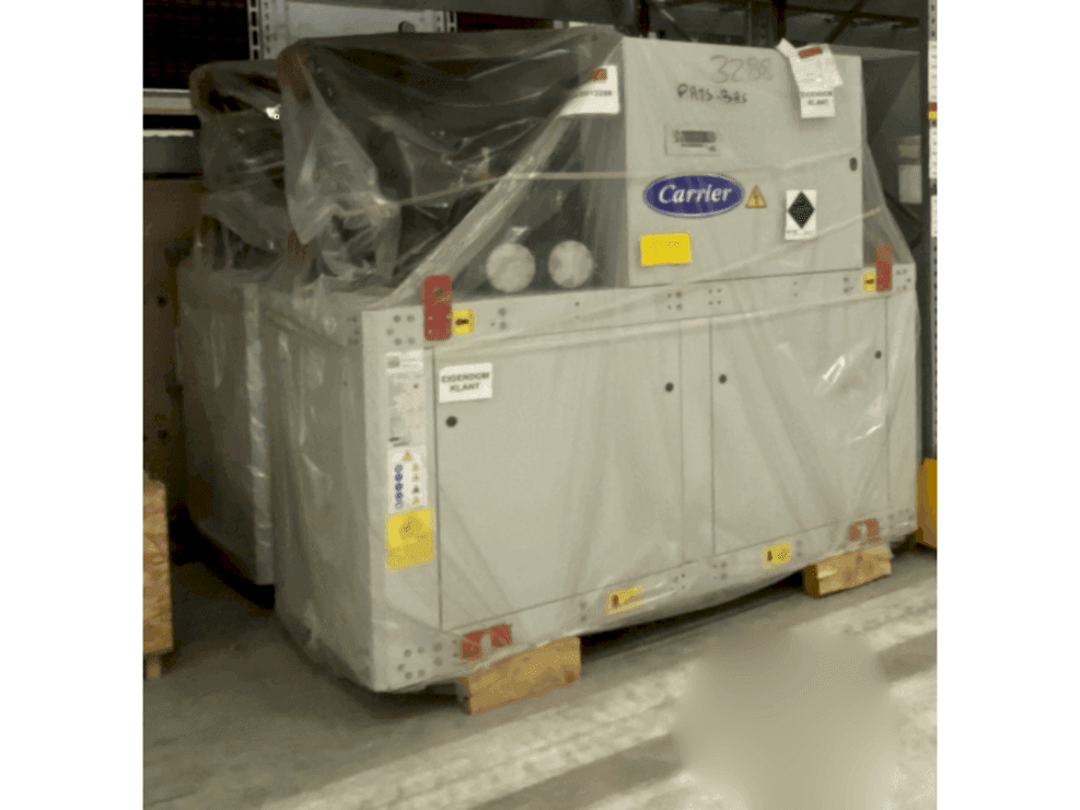 Koneen CARRION 3x Carrier heat pump 30WI1000 & 2x Refrion Dry Coolers V-model ES4C 2390.6/4 E2 etunäkymä