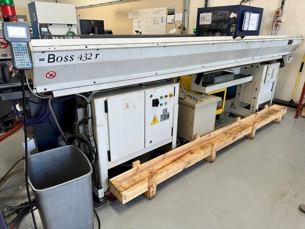 Koneen Citizen M-32 vasen näkymä