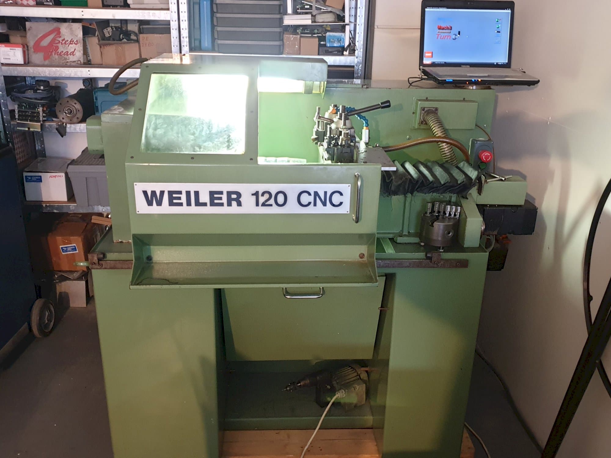 Koneen Weiler etunäkymä 120 CNC