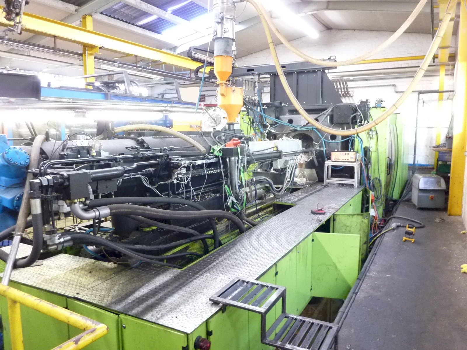 Koneen ENGEL ES 10000/1300 DK vasemman sivun näkymä