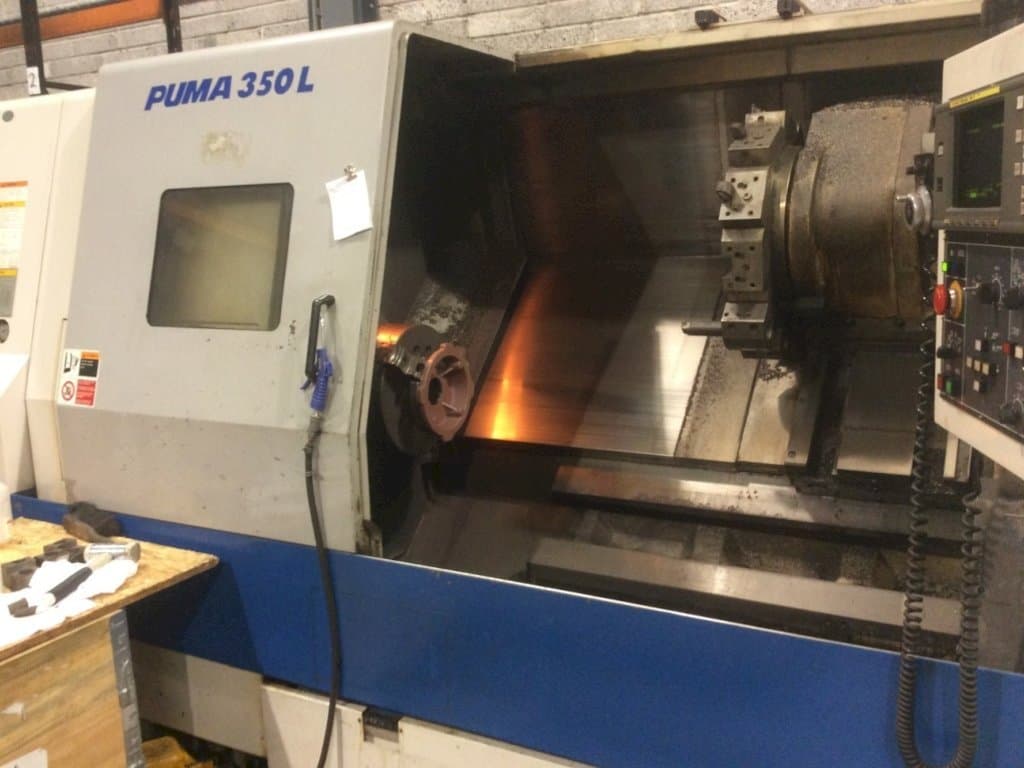 Koneen DAEWOO Puma 350LB etunäkymä