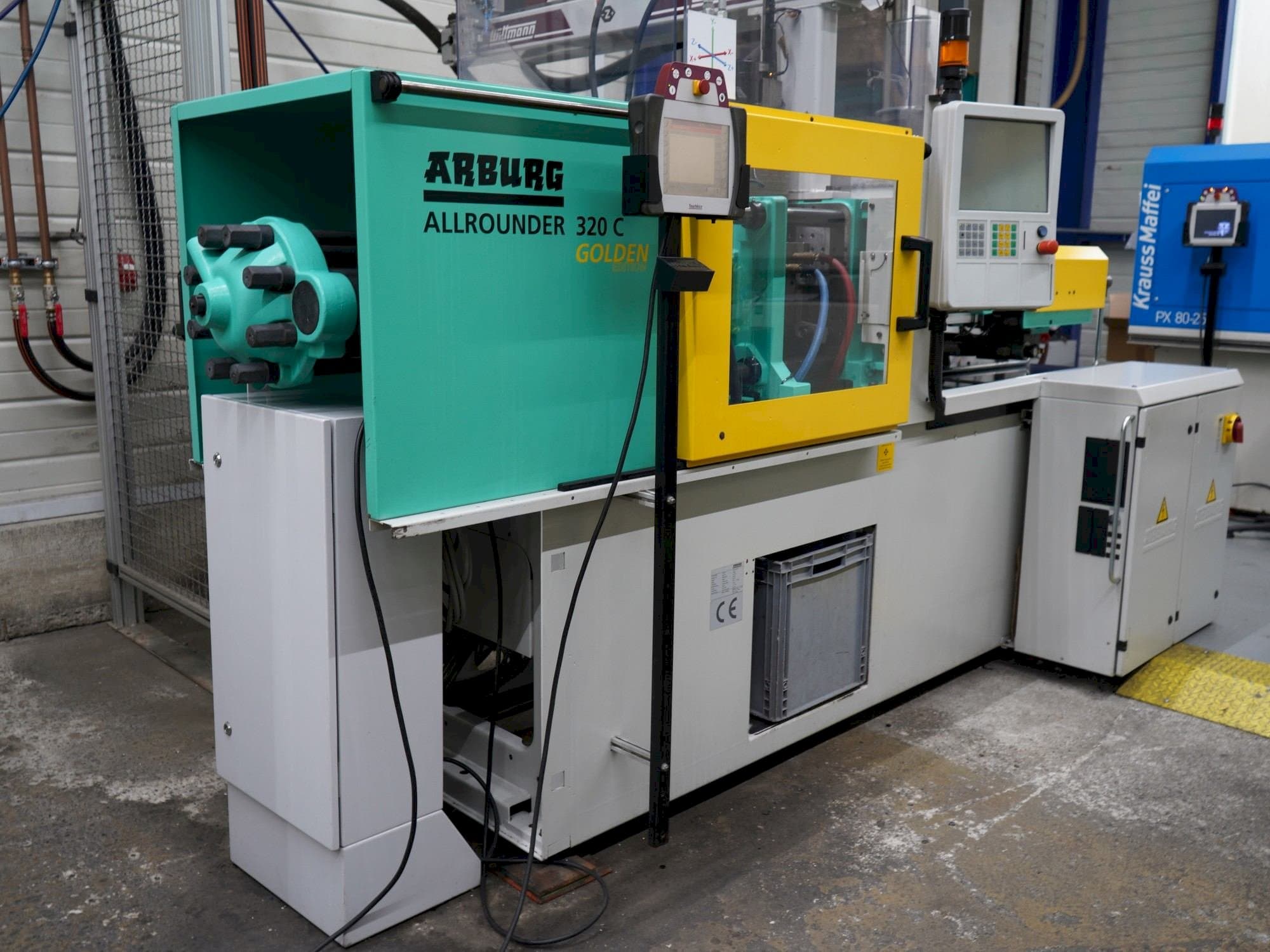 Koneen Arburg 320C (500-170) etunäkymä