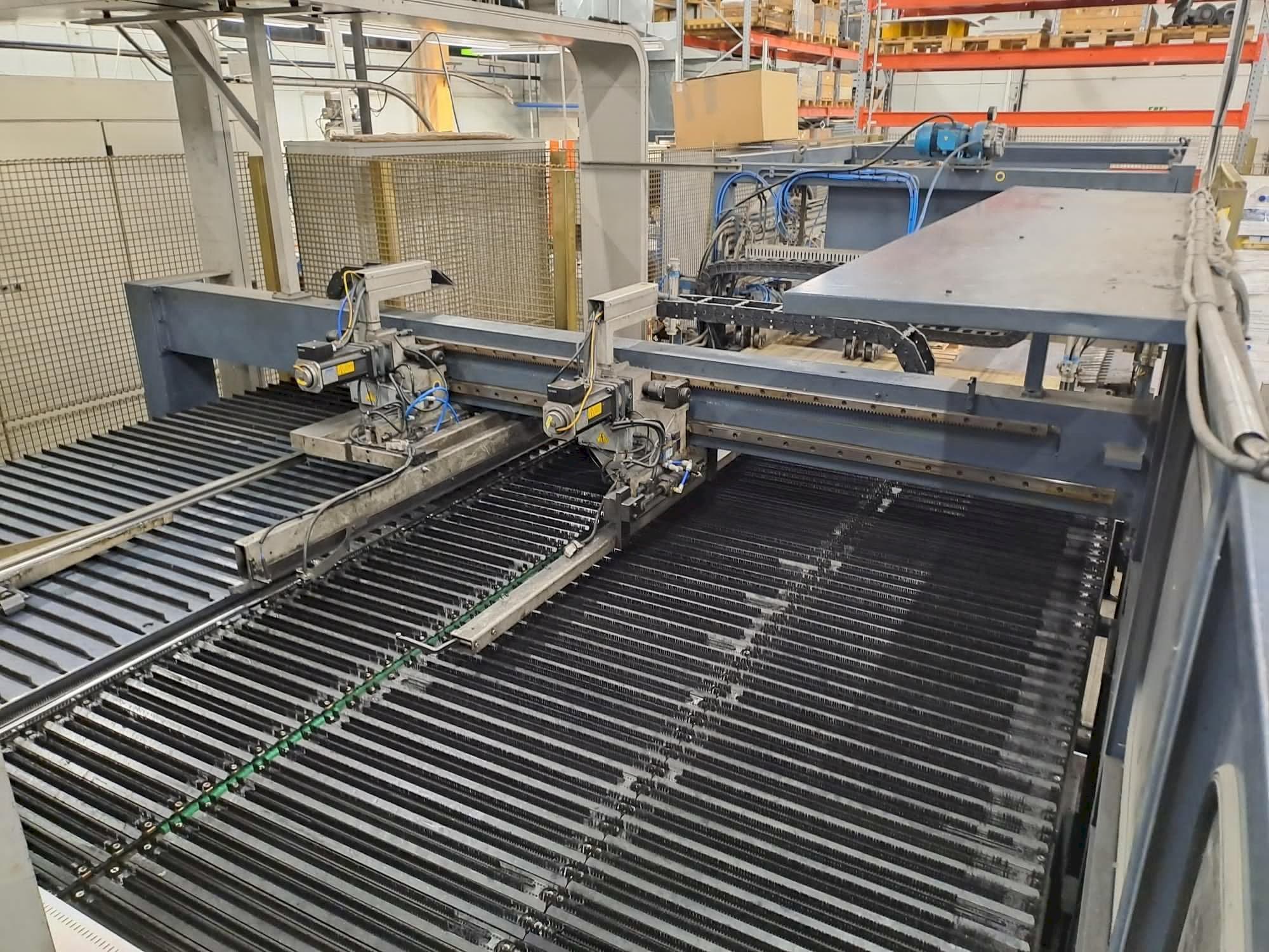 Koneen Salvagnini S4 etunäkymä