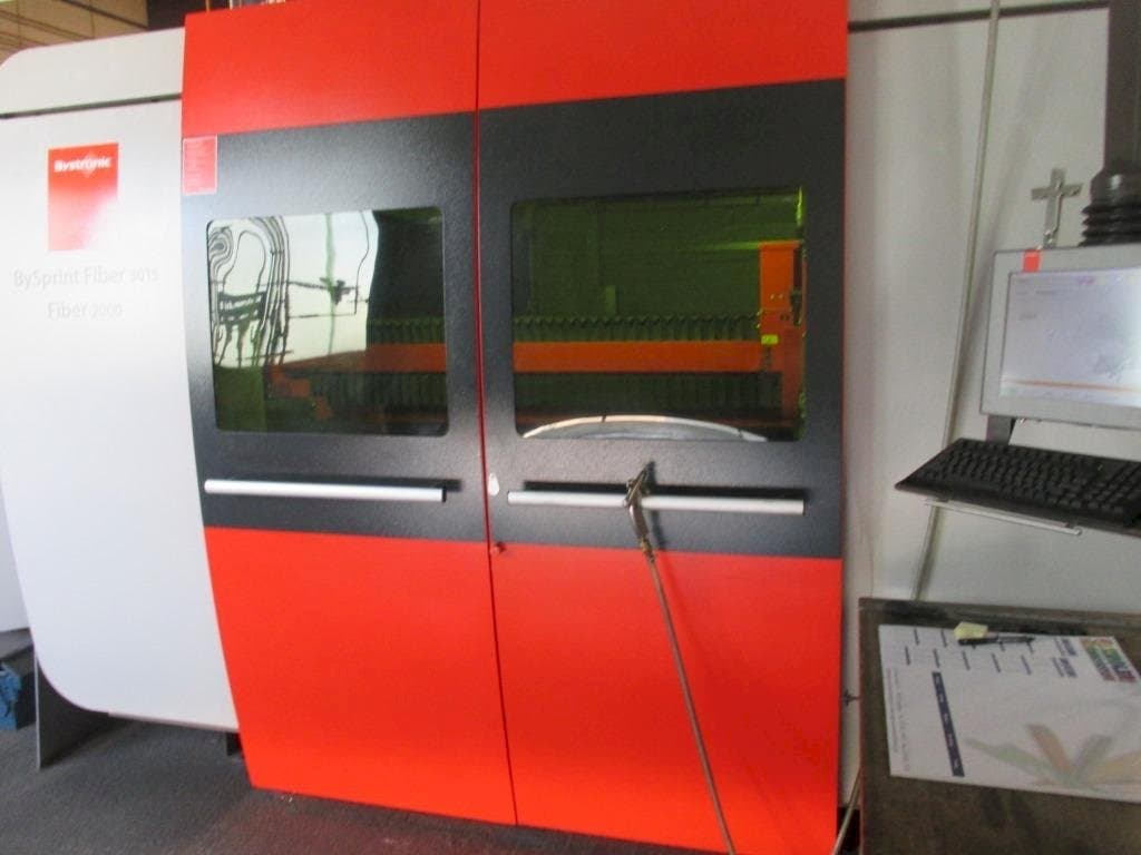 Koneen Bystronic BySprint Fiber 3015 etunäkymä