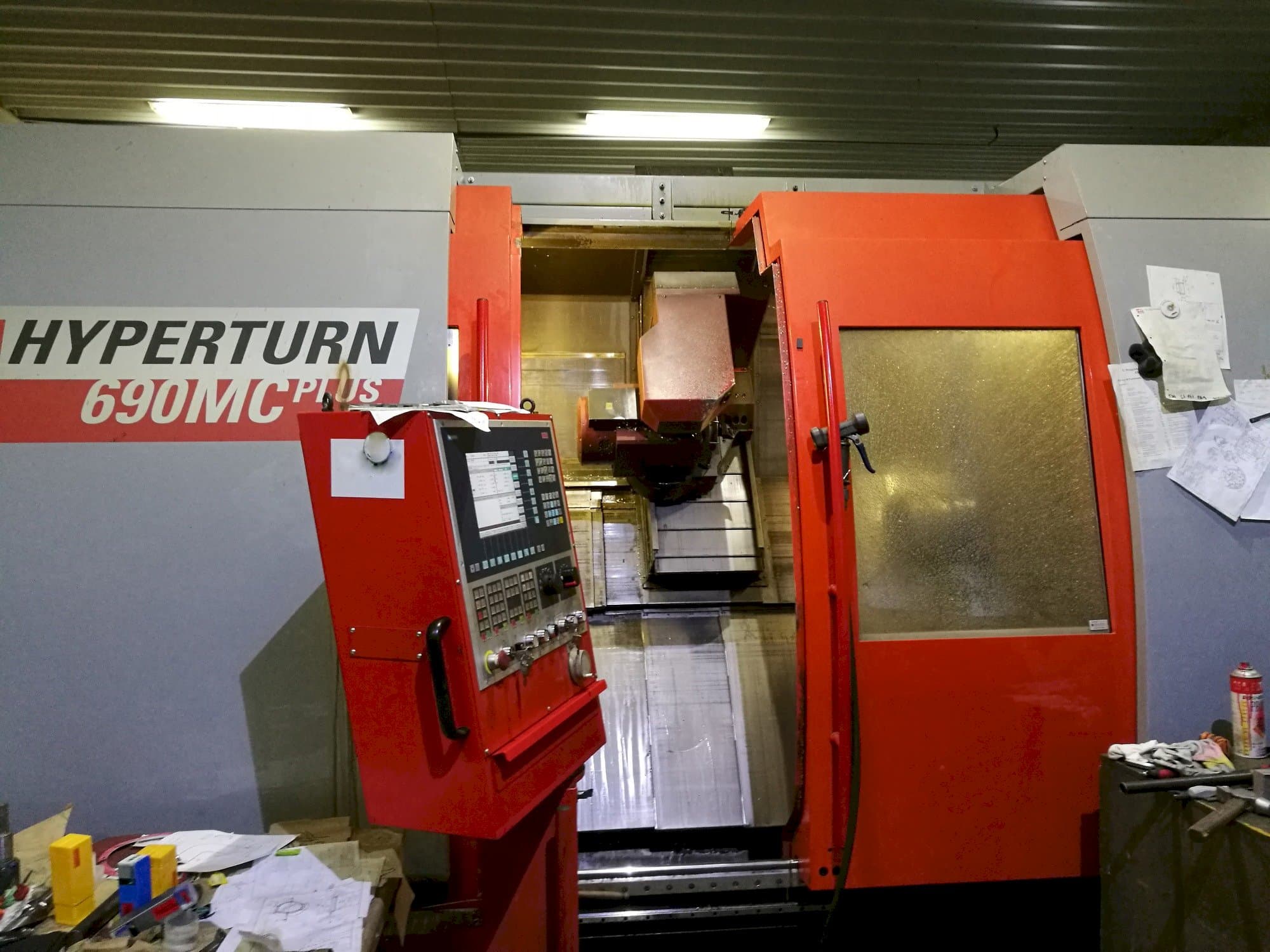 Koneen EMCO Hyperturn 690MC Plus B etunäkymä